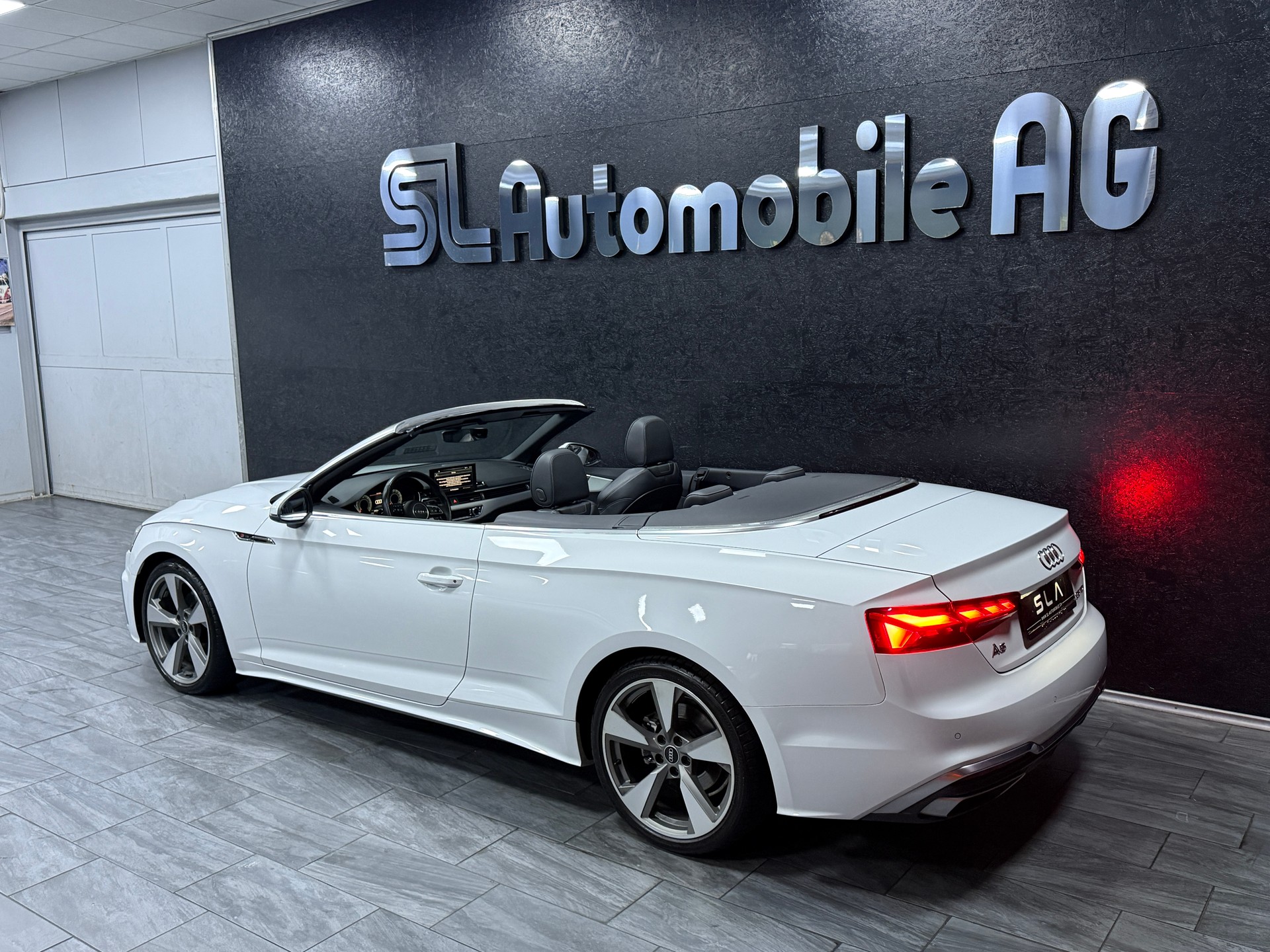 AUDI A5 Cabriolet 2.0 TDI S-Line S-tronic-image-12