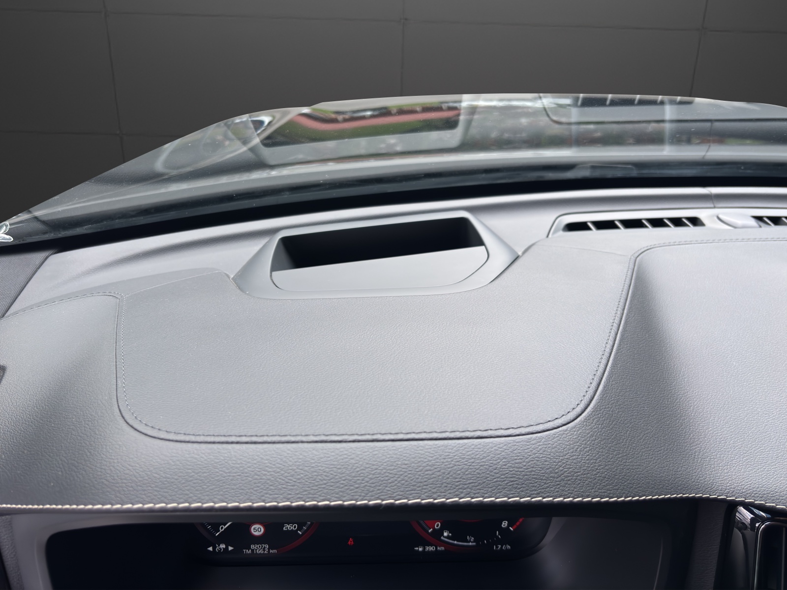 VOLVO XC60 T6 AWD R-Design Geartronic-image-7