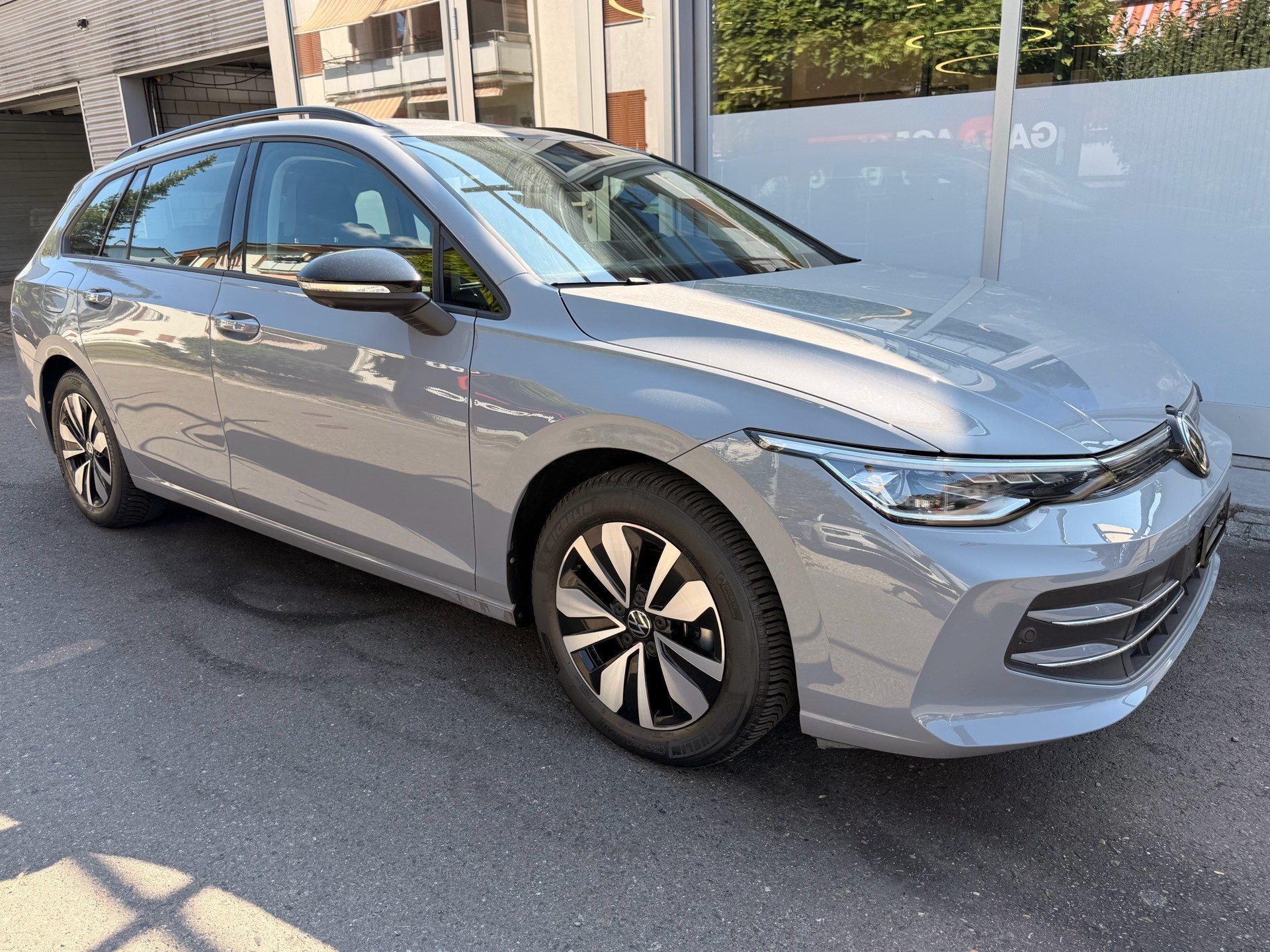 VW Golf Variant 1.5 eTSI DSG 150 PS GOAL *** ANHÄNGEKUPPLUNG & 5 JAHRE VW WERKSGARANTIE ***-showroom-element-2