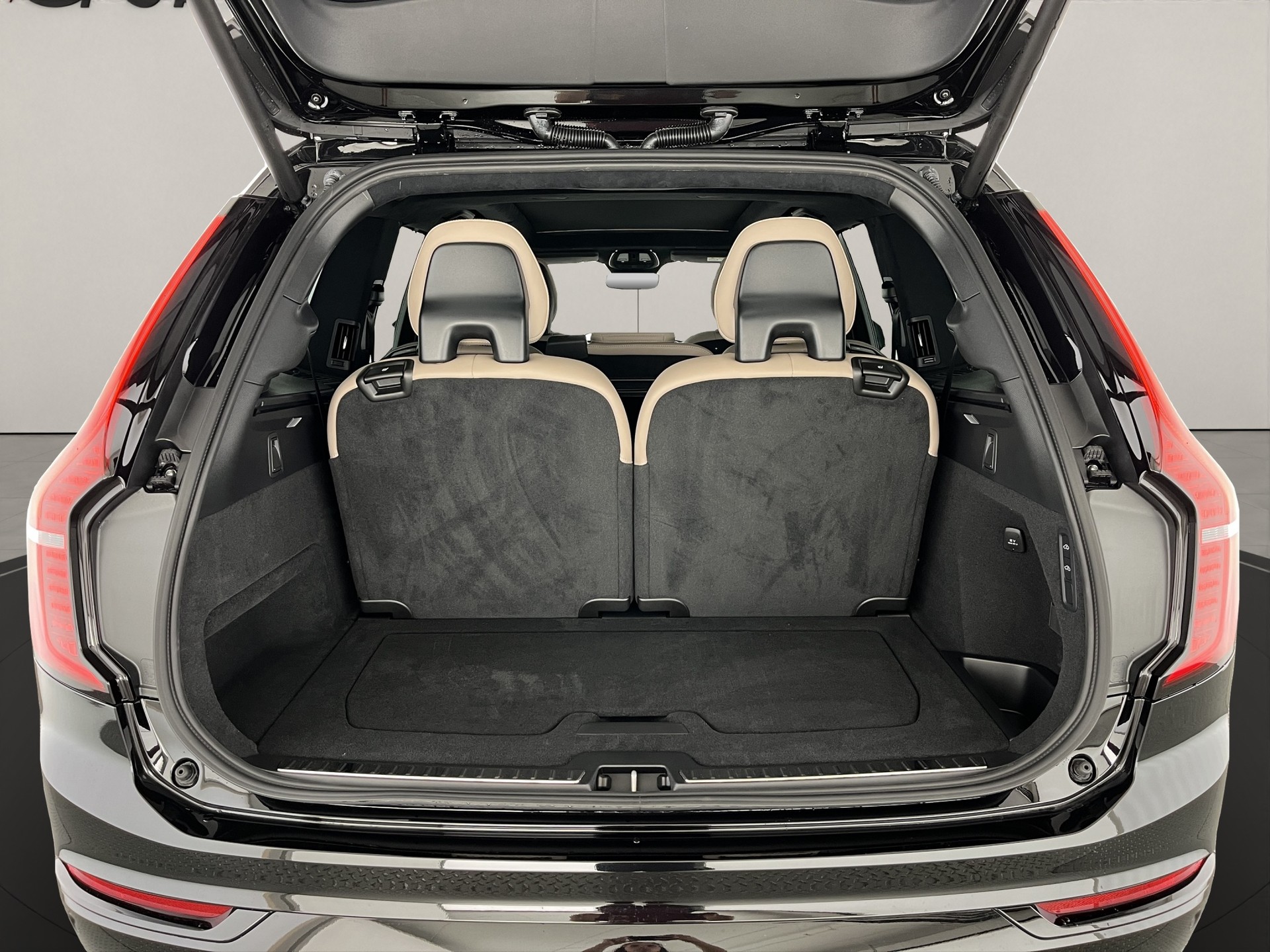 VOLVO XC90 2.0 T8 TE Ultra Dark eAWD-image-5
