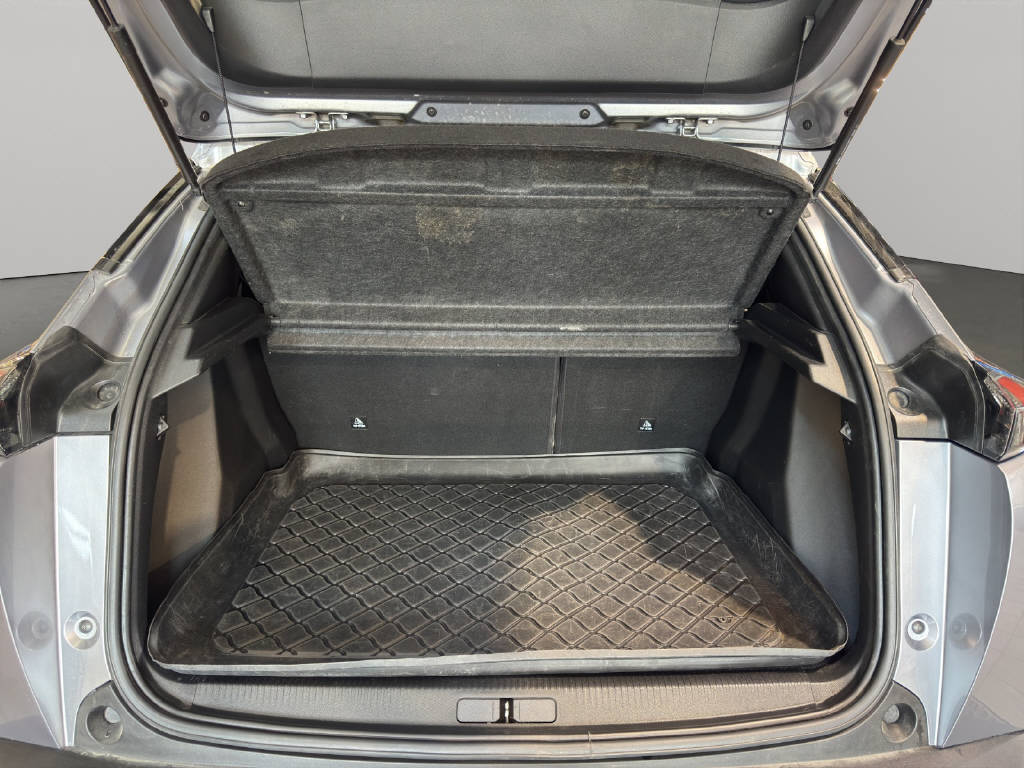 PEUGEOT 2008 e-Allure-image-12