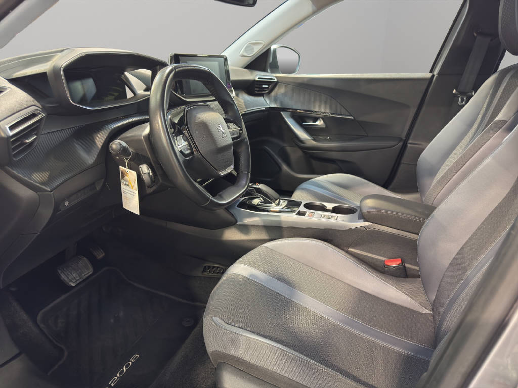 PEUGEOT 2008 e-Allure-image-8
