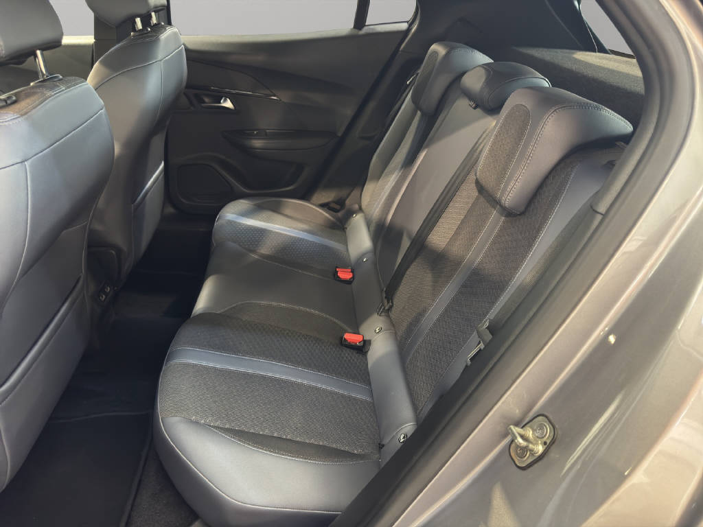 PEUGEOT 2008 e-Allure-image-11