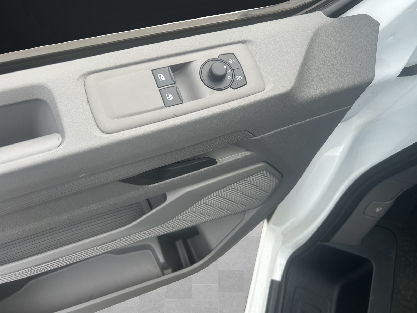 VW Transporter 2.0 TDI 4Motion Automat *Flügeltüren * 2-Schiebetüren *-image-17