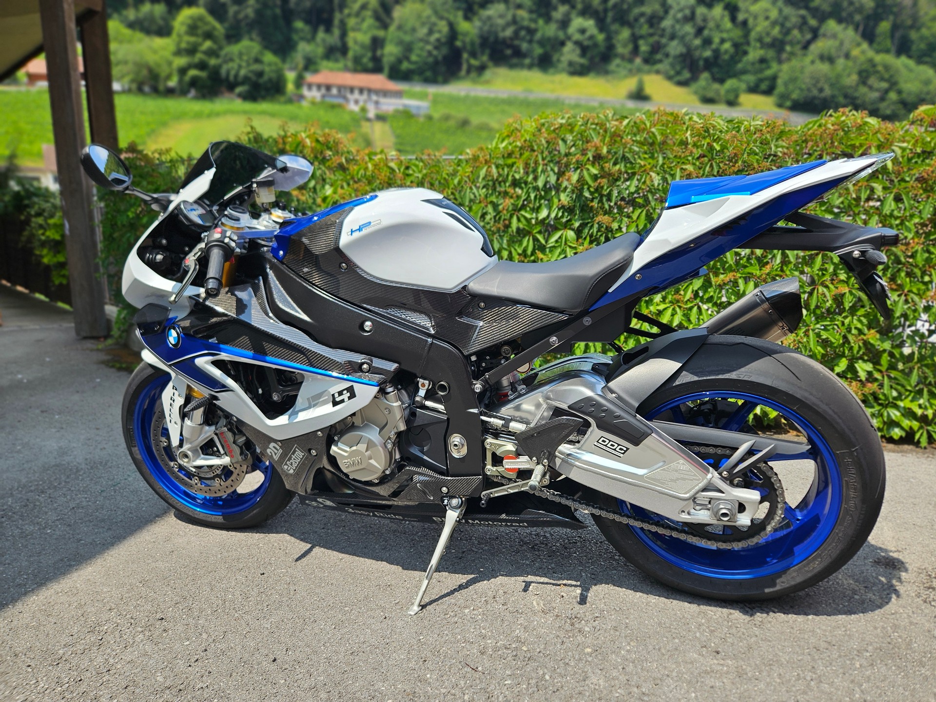BMW HP4 Competition-image-0