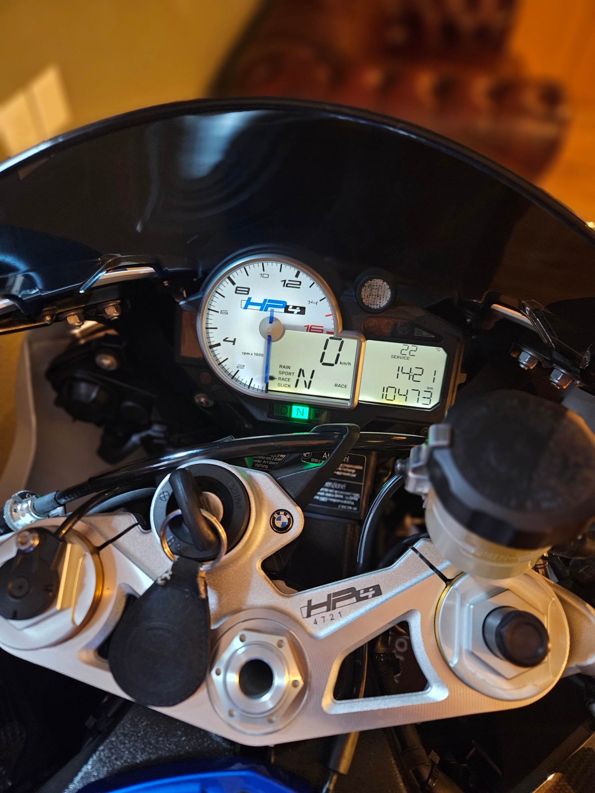 BMW HP4 Competition-image-5