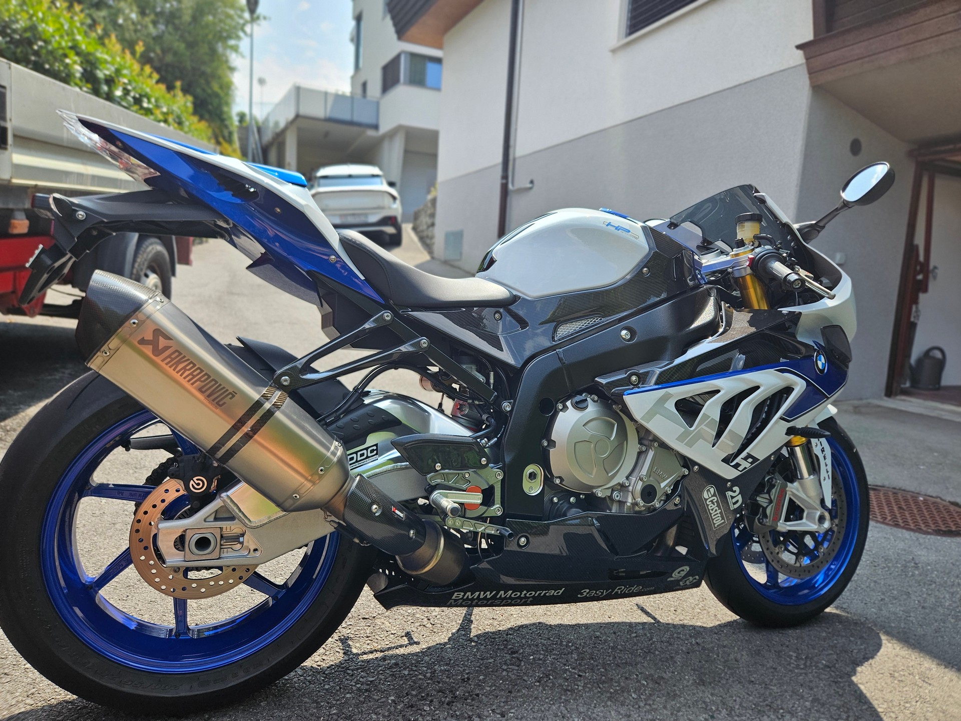 BMW HP4 Competition-image-1