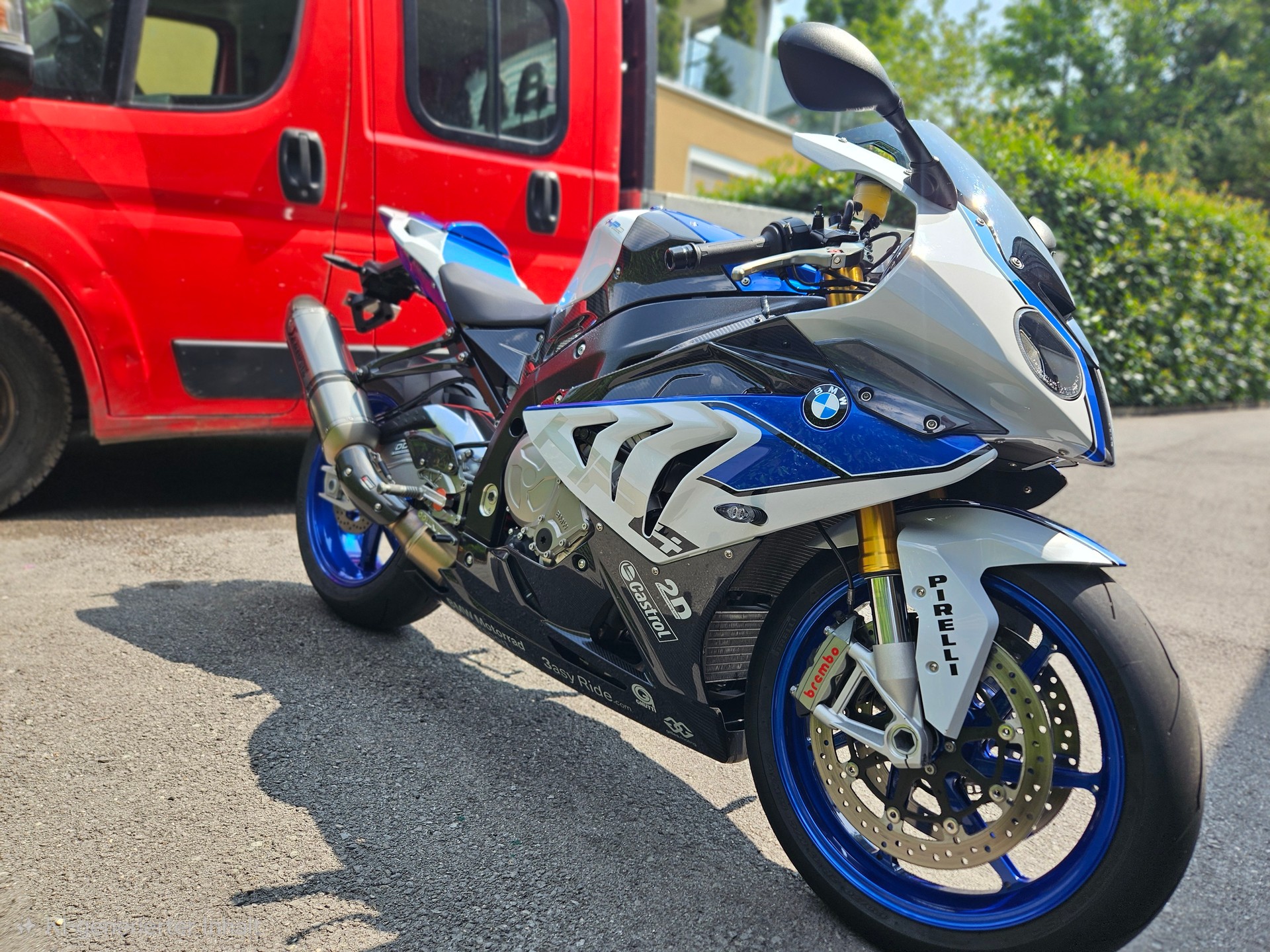 BMW HP4 Competition-image-2