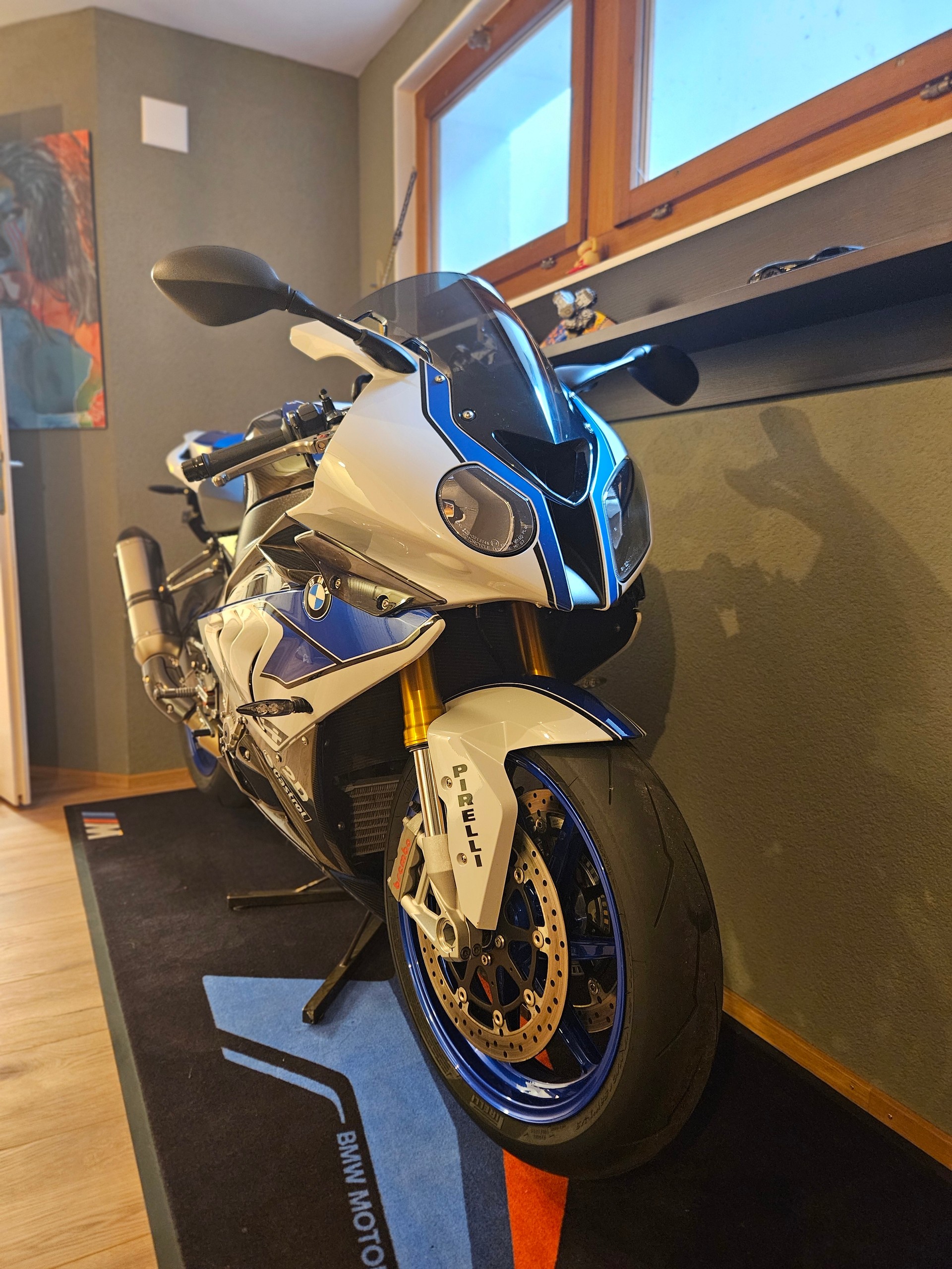 BMW HP4 Competition-image-7