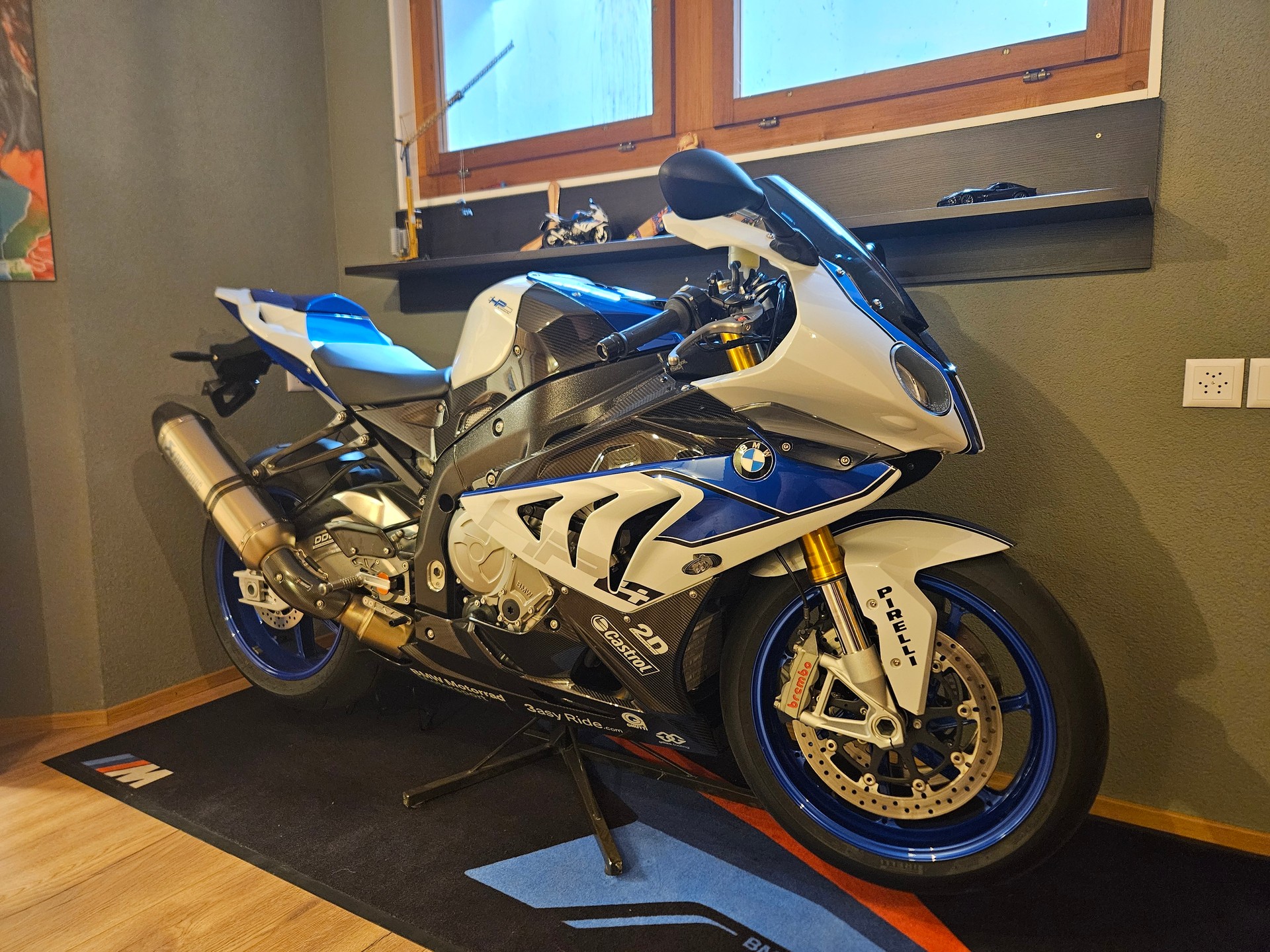 BMW HP4 Competition-image-6