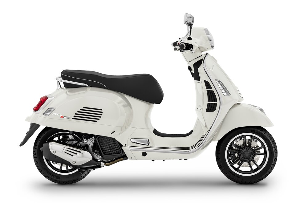 PIAGGIO Vespa GTS 125 Super RST Euro 5+-image-0