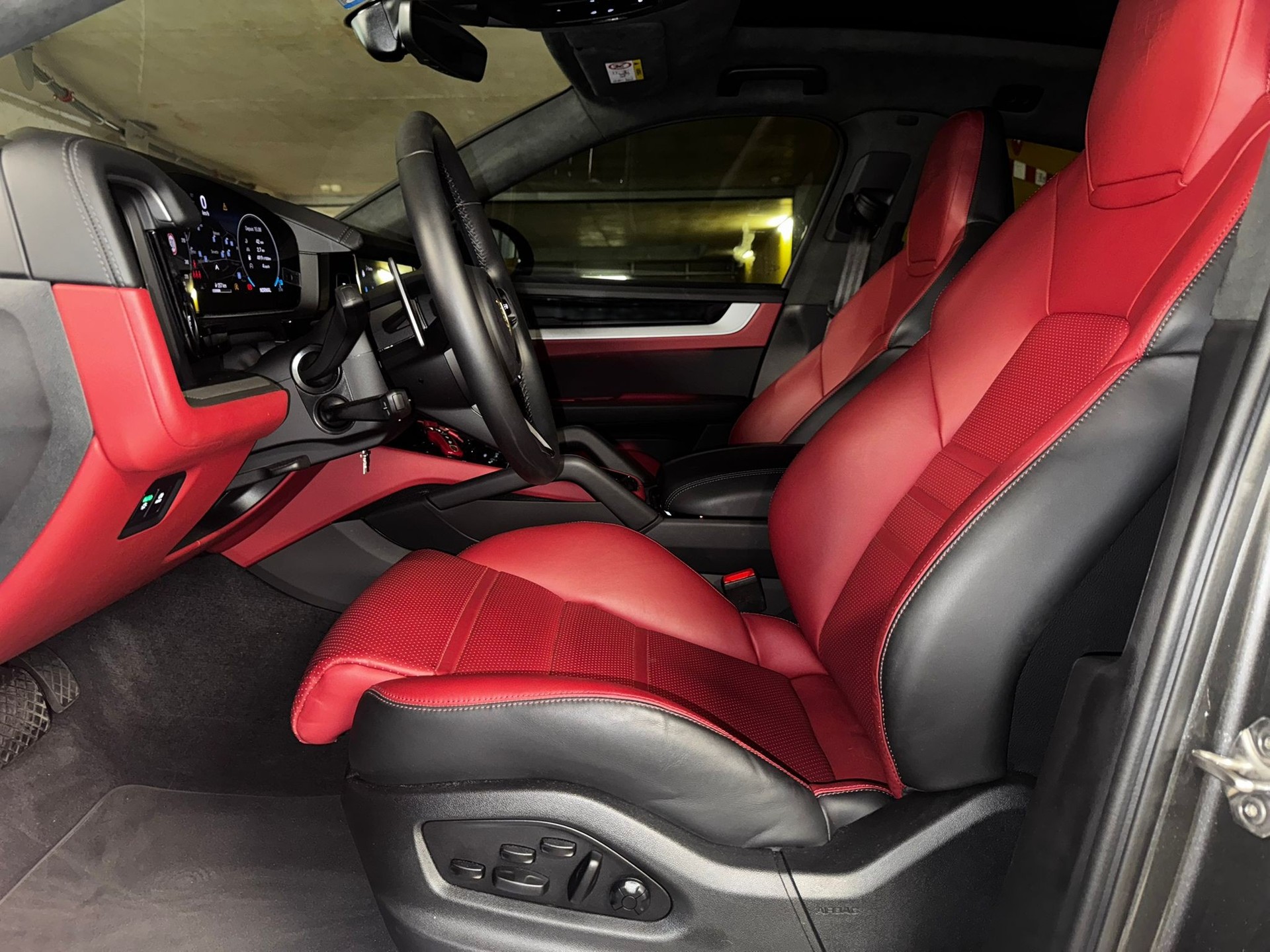 PORSCHE Cayenne Coupé Tiptronic-image-9