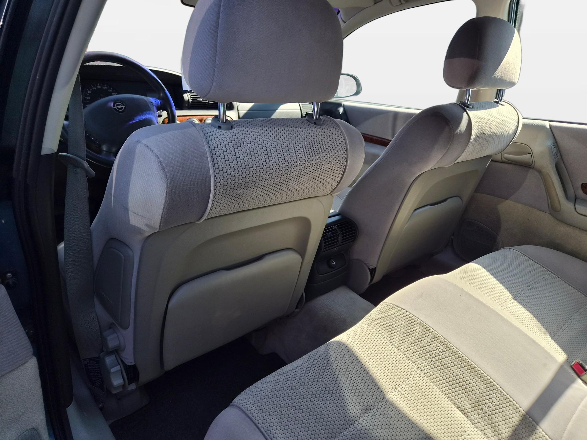 OPEL Omega 2.0i 16V CD-image-8
