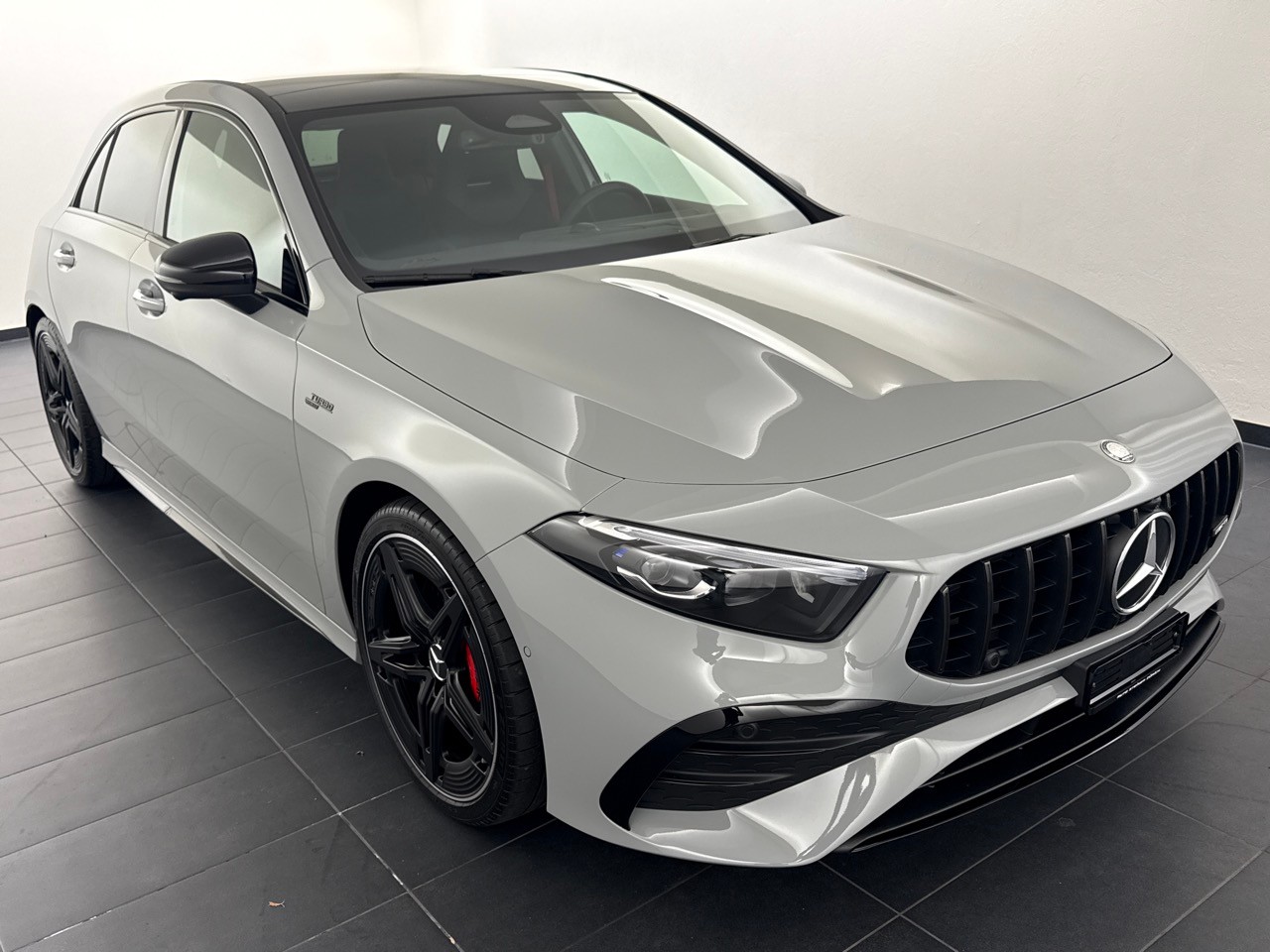 MERCEDES-BENZ A AMG 35 4Matic 8G-DCT ''CH-Auslieferung''-showroom-element-3