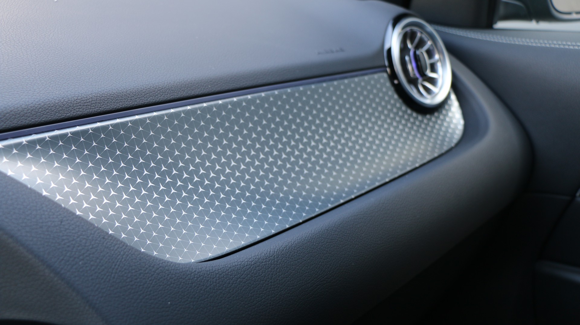 MERCEDES-BENZ GLA 200 Night Star-image-13