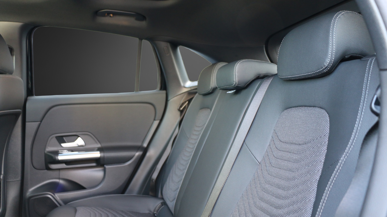 MERCEDES-BENZ GLA 200 Night Star-image-8