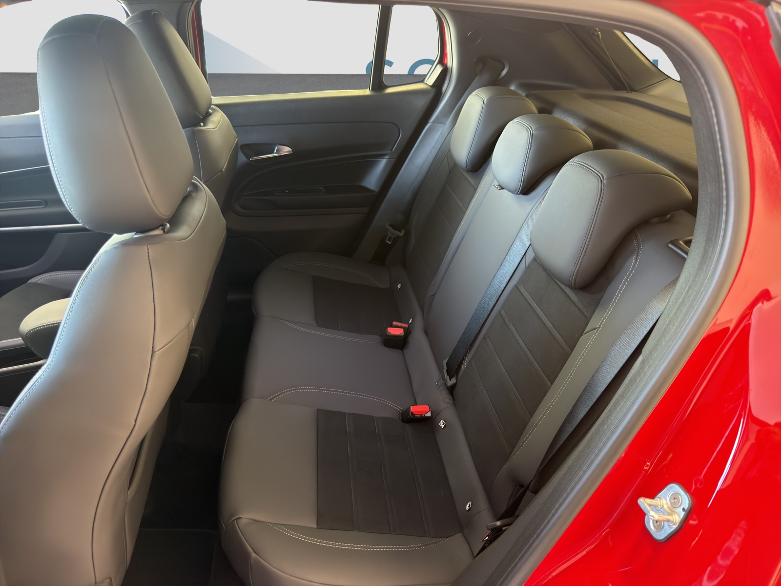 FIAT 600 1.2 Hybrid 145 Sport-image-7