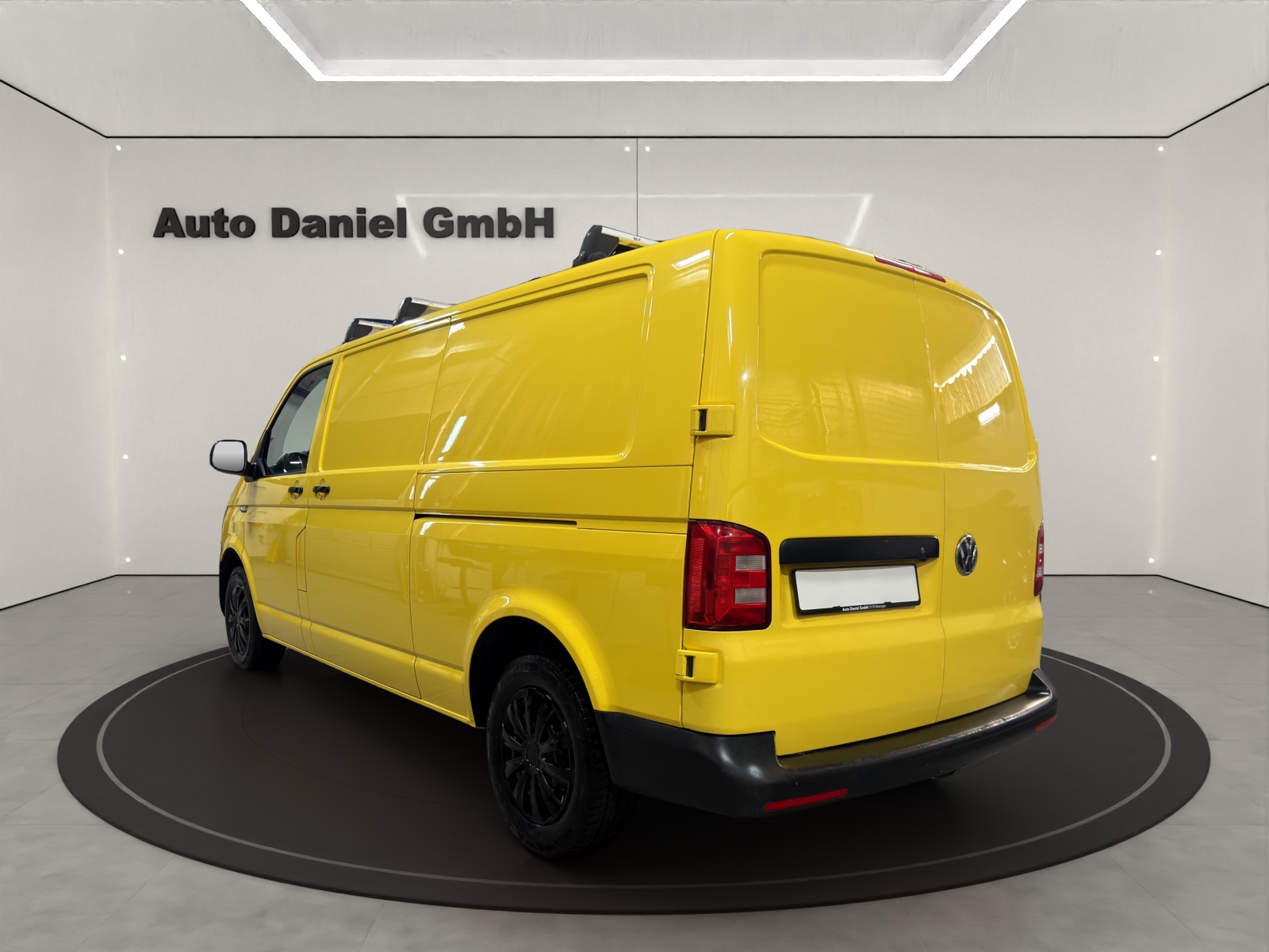 VW T6 2.0 TDI Lang Version-image-7