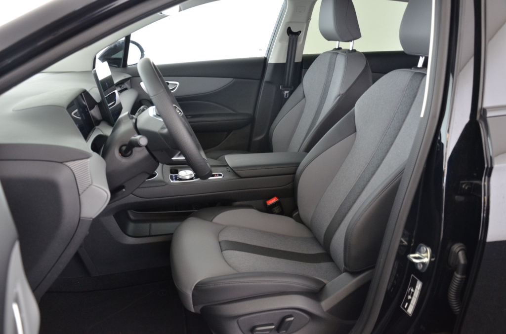 MG 4 EV 64kWh Premium Facelift-image-12