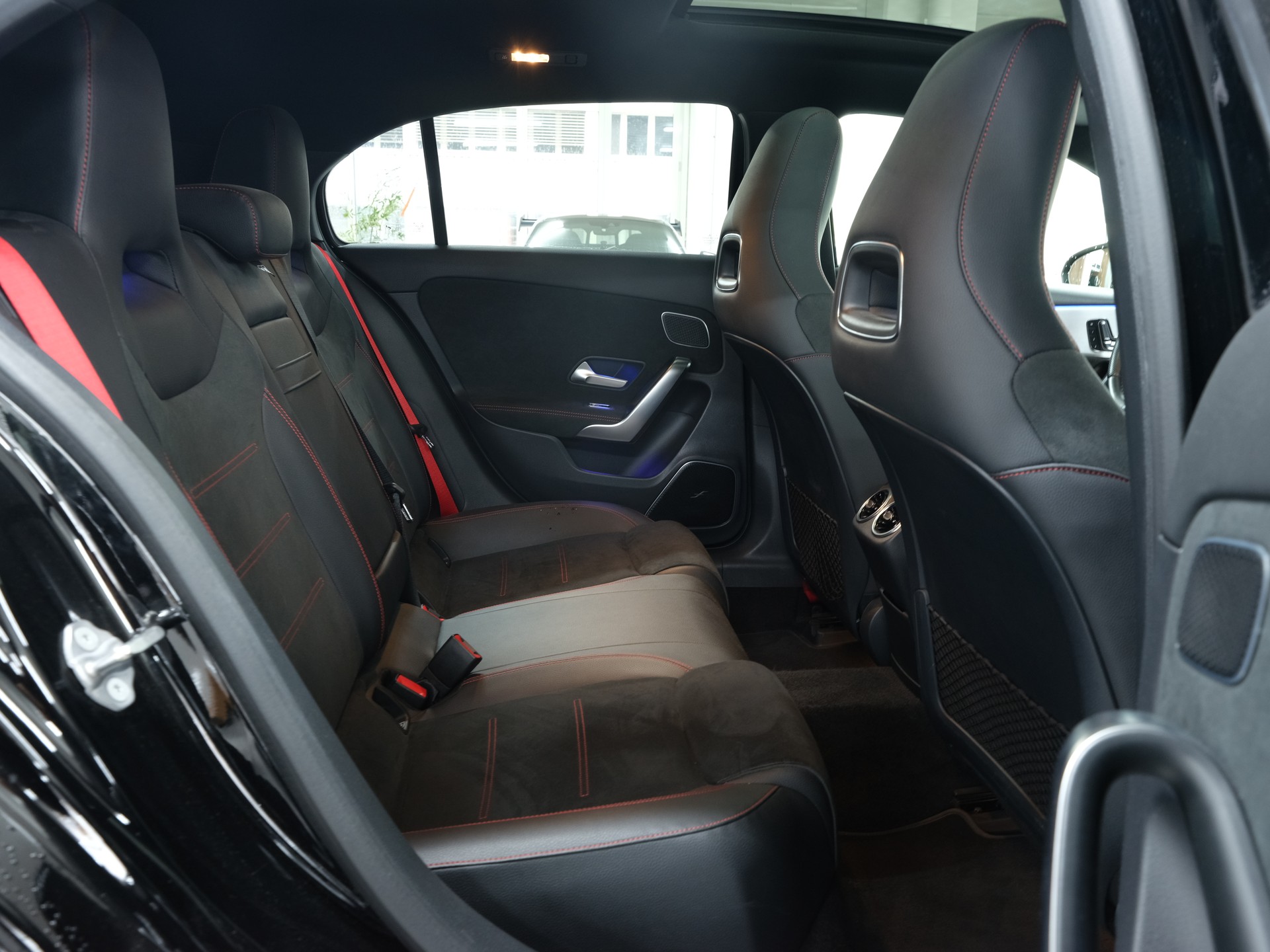 MERCEDES-BENZ A 35 AMG 4Matic Edition 1 Speedshift *Burmester* *360 Kamera* *AMG Performance*-image-22