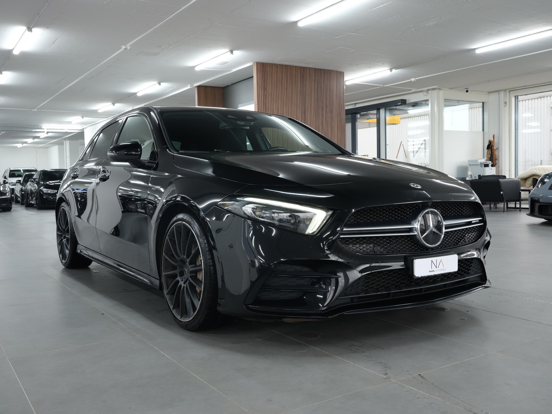 MERCEDES-BENZ A 35 AMG 4Matic Edition 1 Speedshift *Burmester* *360 Kamera* *AMG Performance*-showroom-element-1