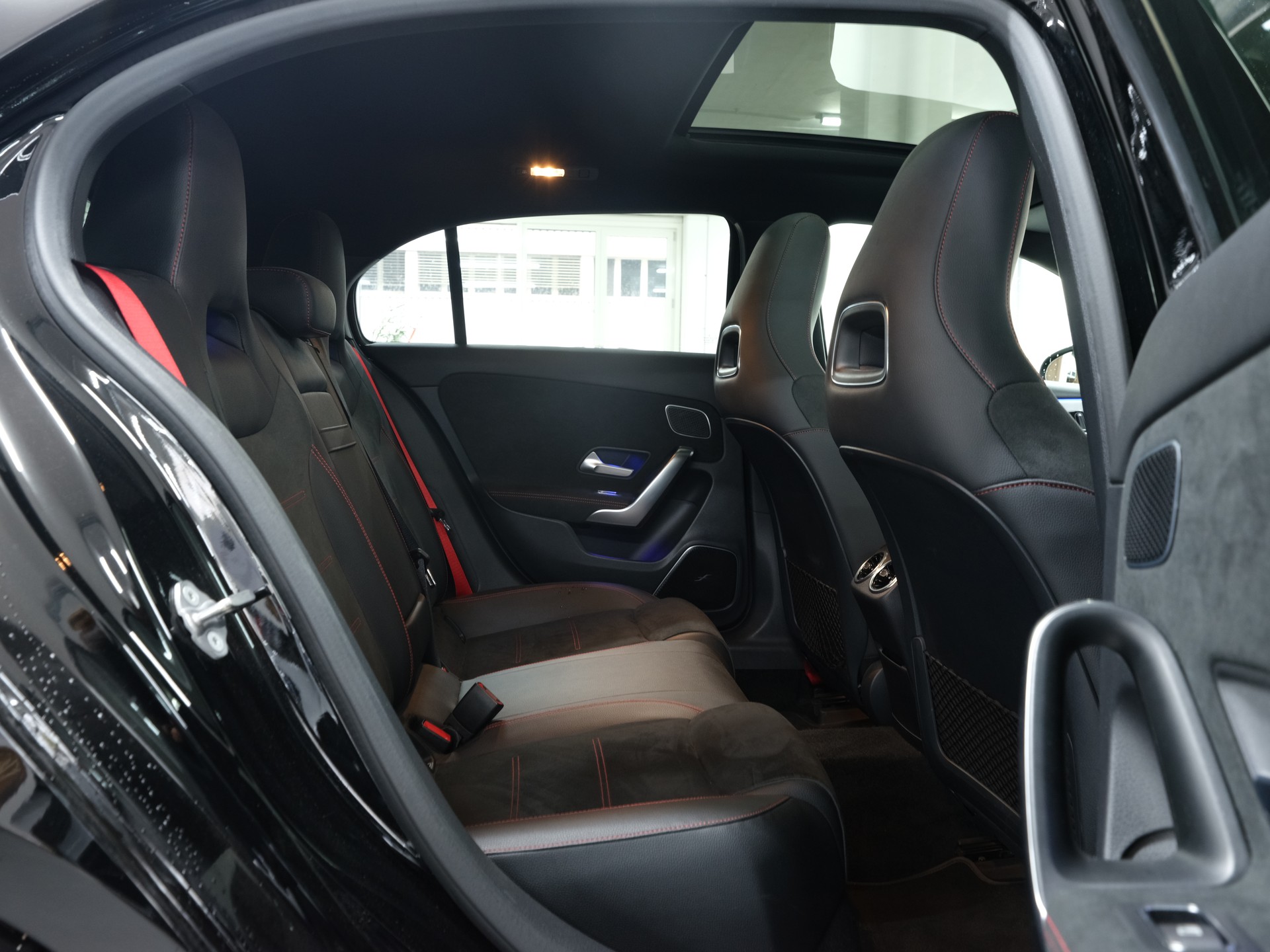 MERCEDES-BENZ A 35 AMG 4Matic Edition 1 Speedshift *Burmester* *360 Kamera* *AMG Performance*-image-21