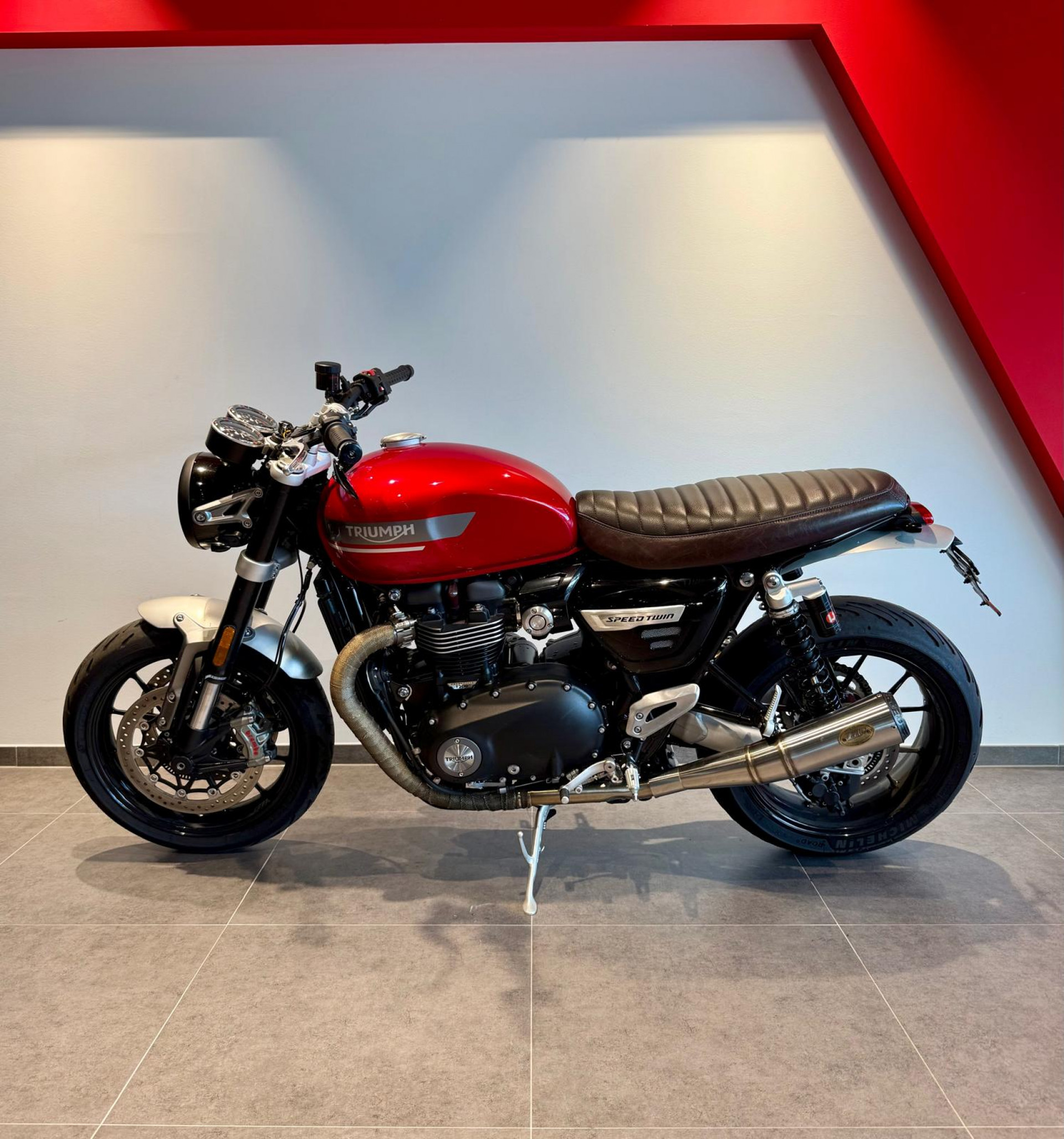 TRIUMPH Speed Twin 1200-image-2