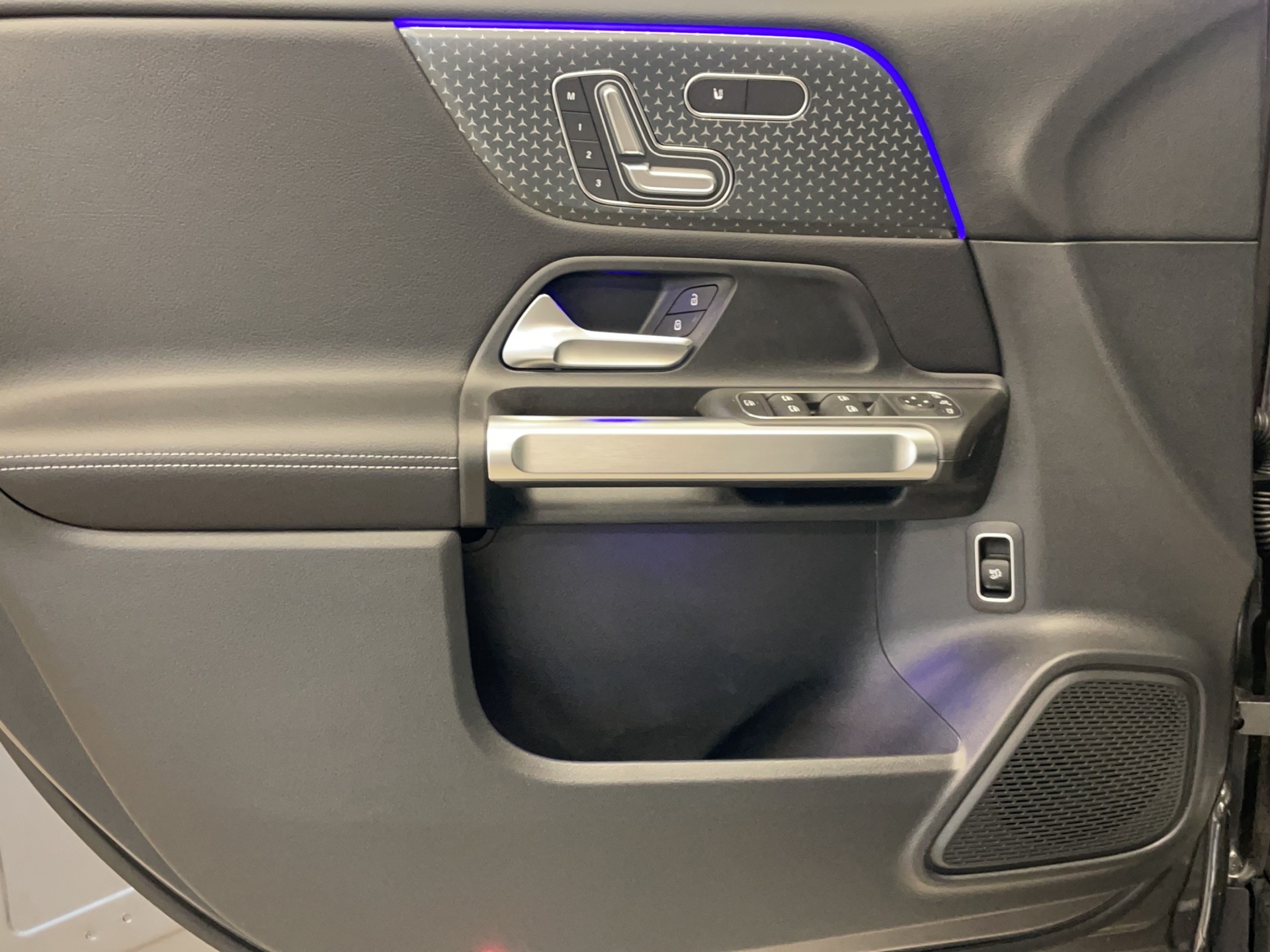 MERCEDES-BENZ GLB 250 4Matic 8G-Tronic-image-8