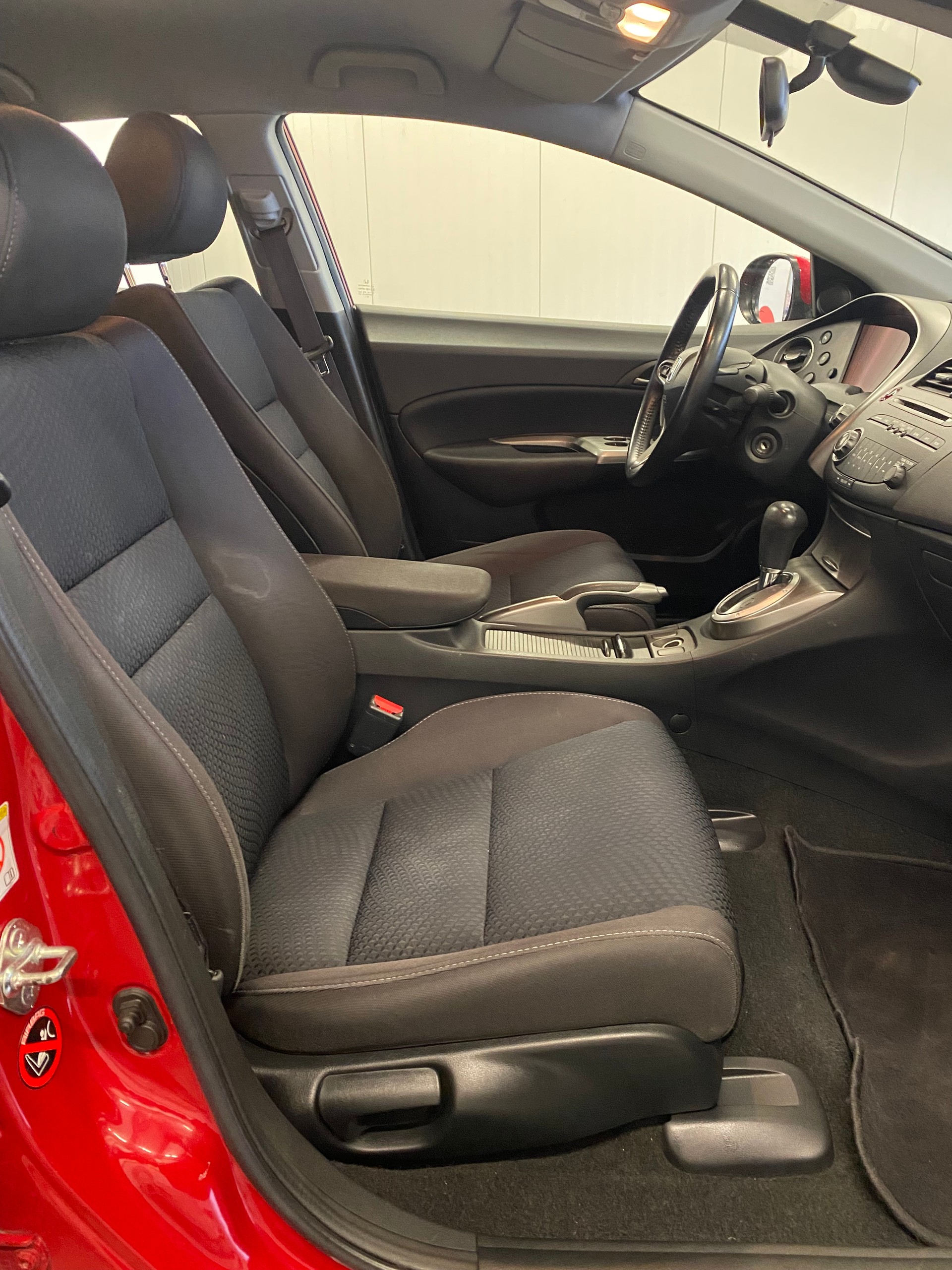HONDA Civic 1.8i Sport Automatic-image-12