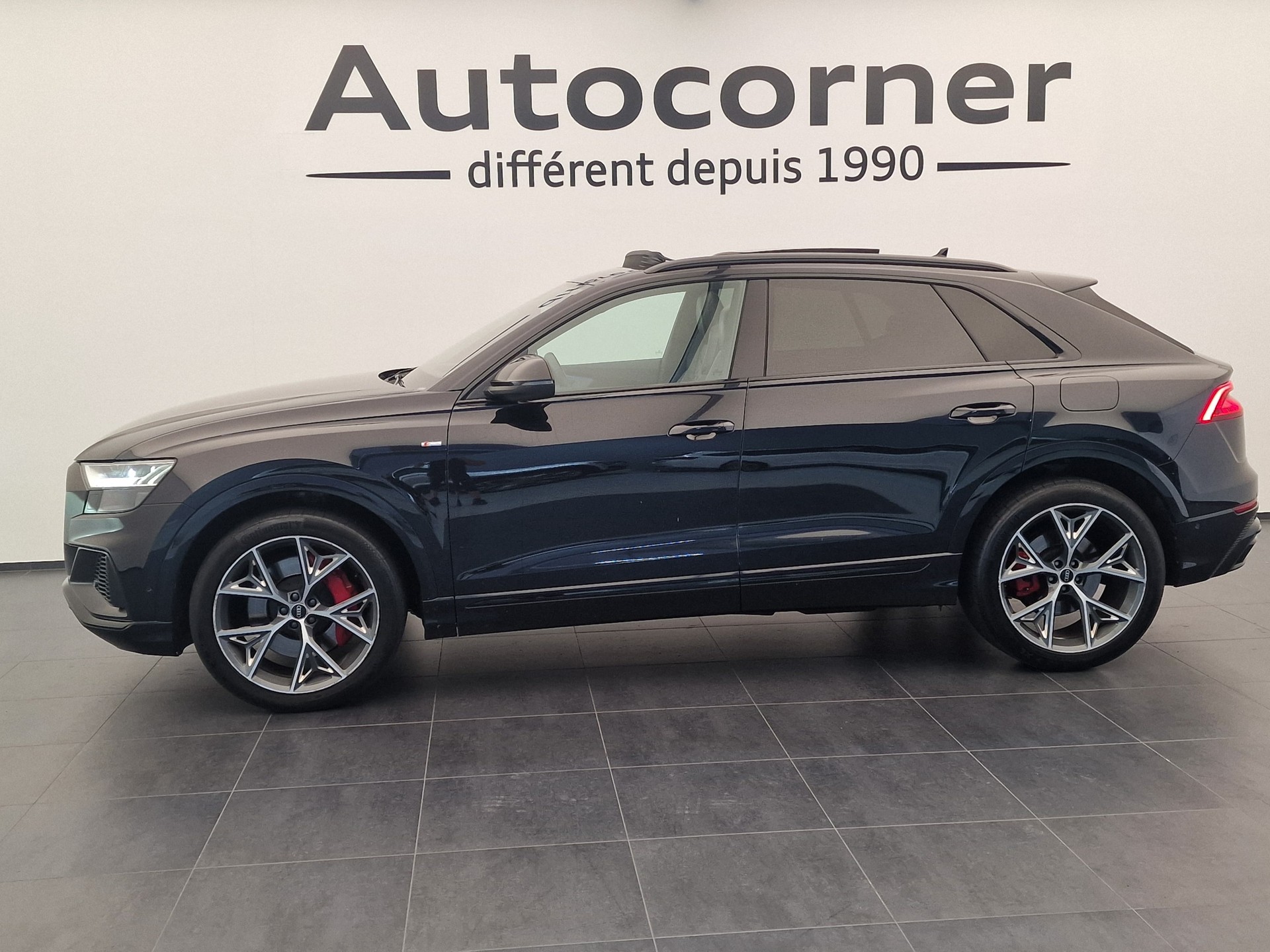 AUDI Q8 55 TFSI e quattro PHEV tiptronic-showroom-element-1