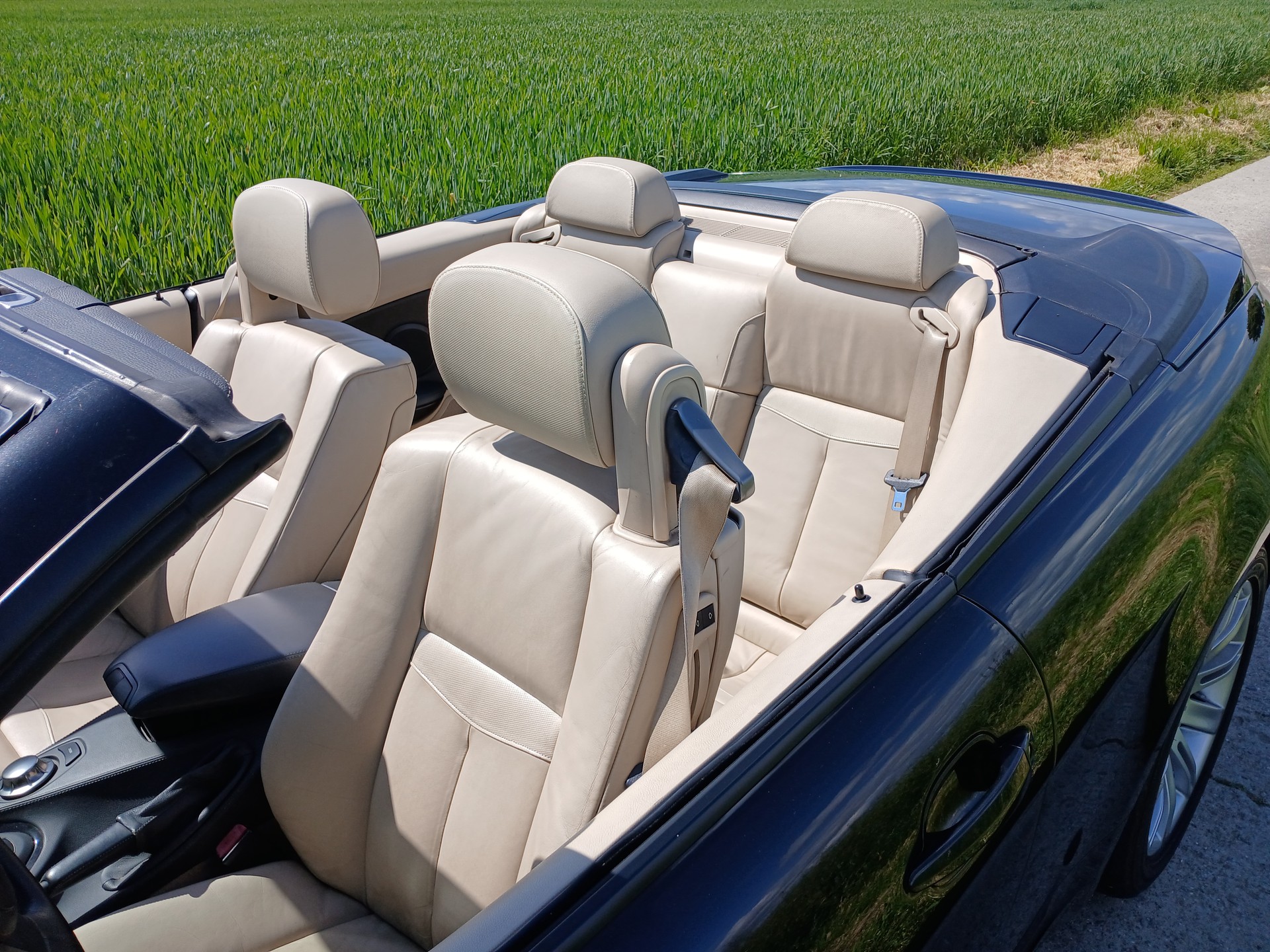 BMW 645 CI-image-10