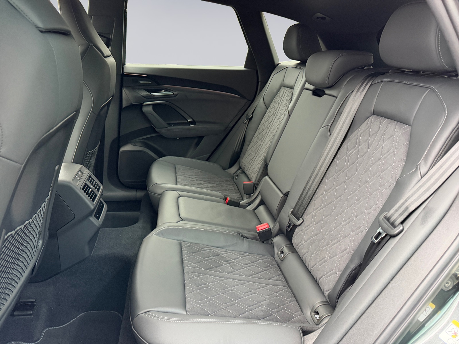 AUDI SQ5 TFSI quattro S-tronic-image-10