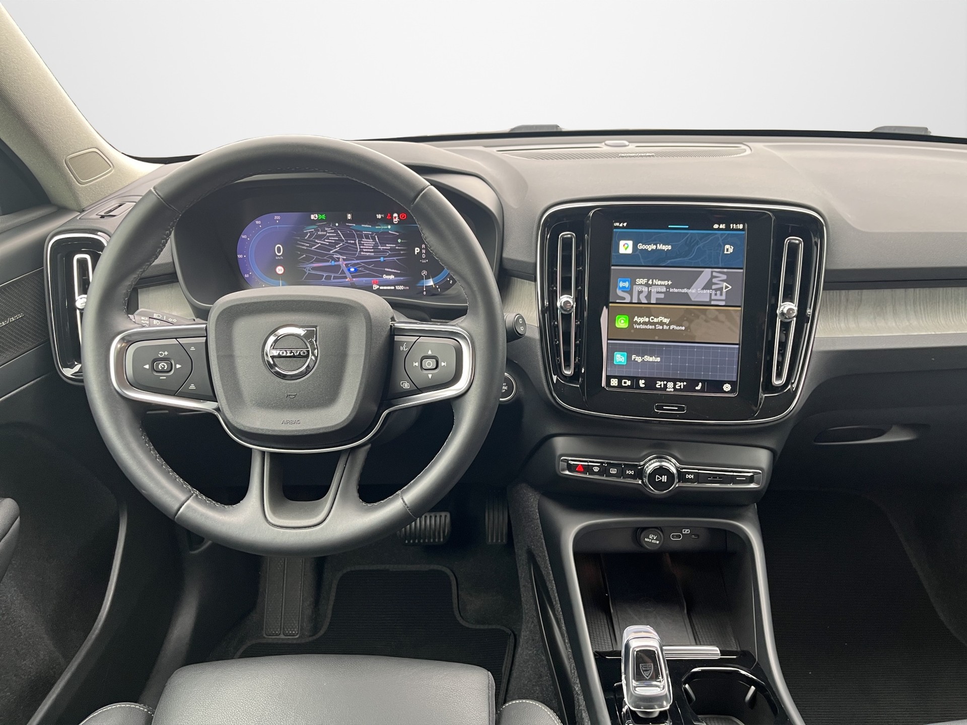VOLVO XC40 2.0 B4 MH Plus Dark-image-9
