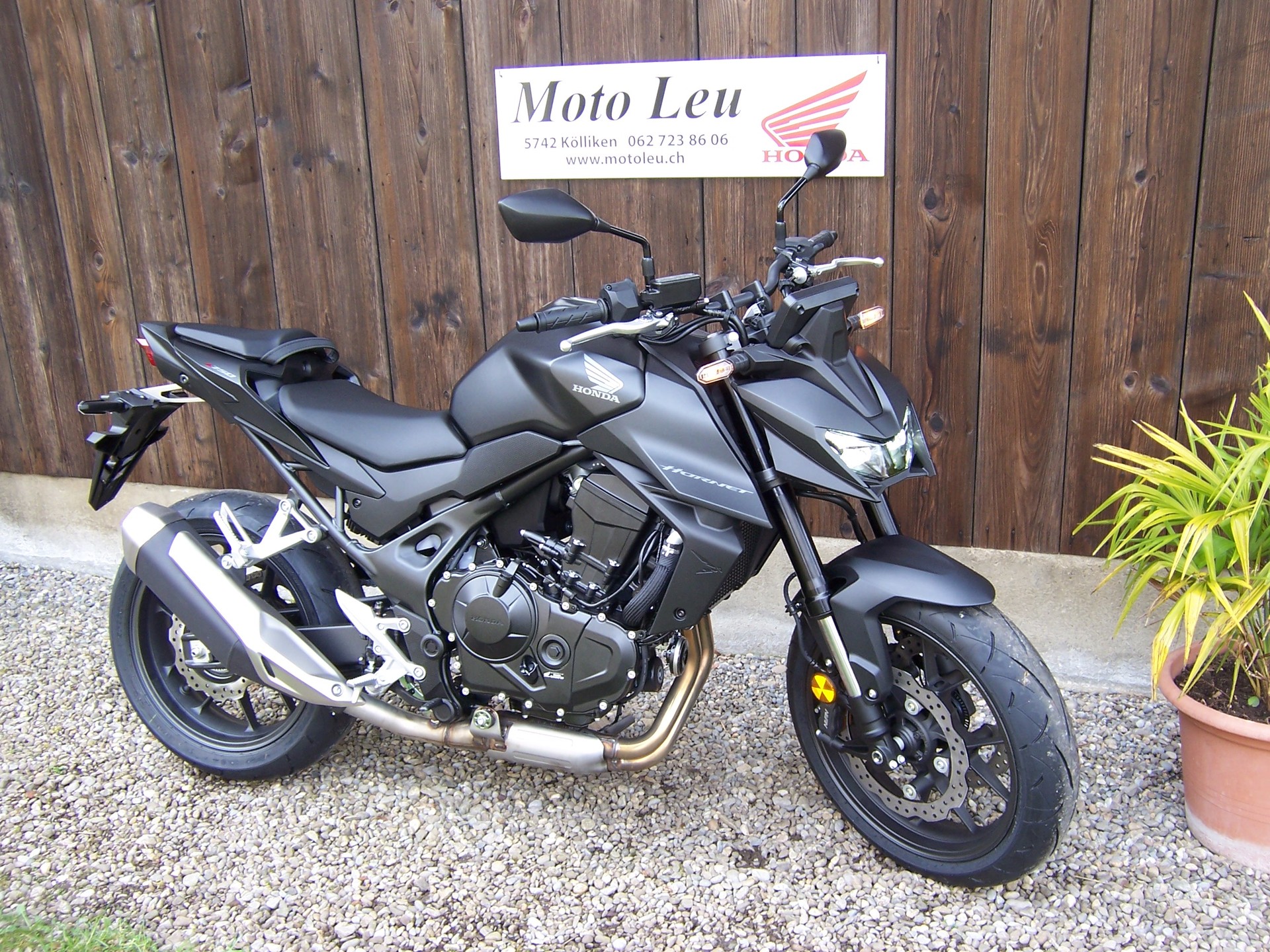 HONDA CB 750 Hornet-image-0