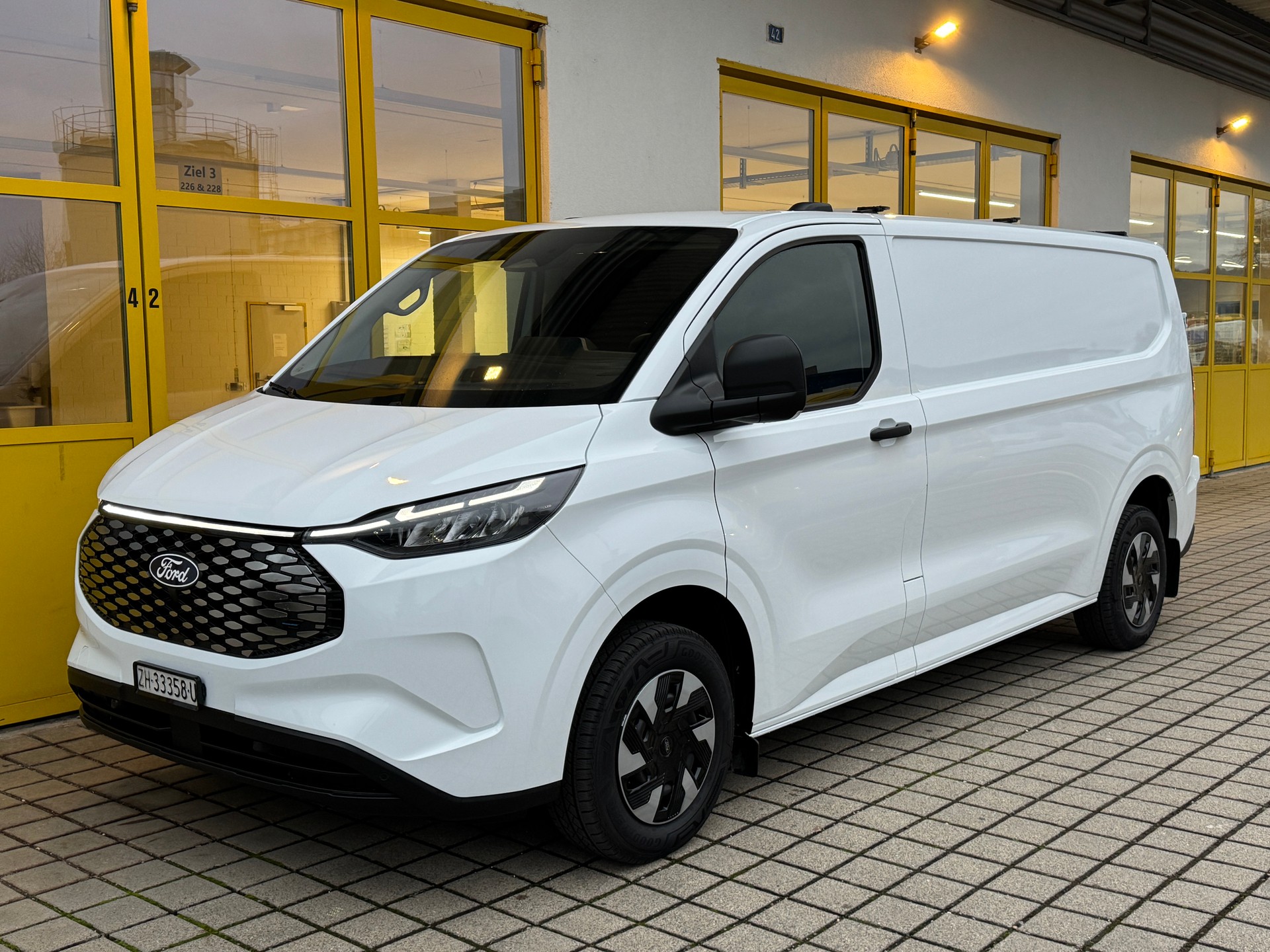 FORD Transit Custom Van 340 L2H1 65kWh Trend 🆕