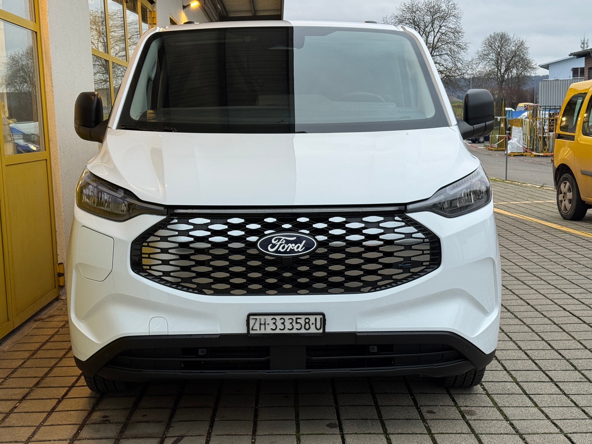 FORD Transit Custom Van 340 L2H1 65kWh Trend 🆕-showroom-element-1
