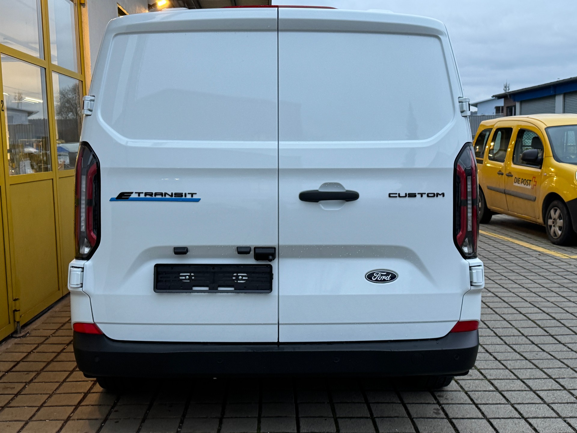 FORD Transit Custom Van 340 L2H1 65kWh Trend 🆕-image-6