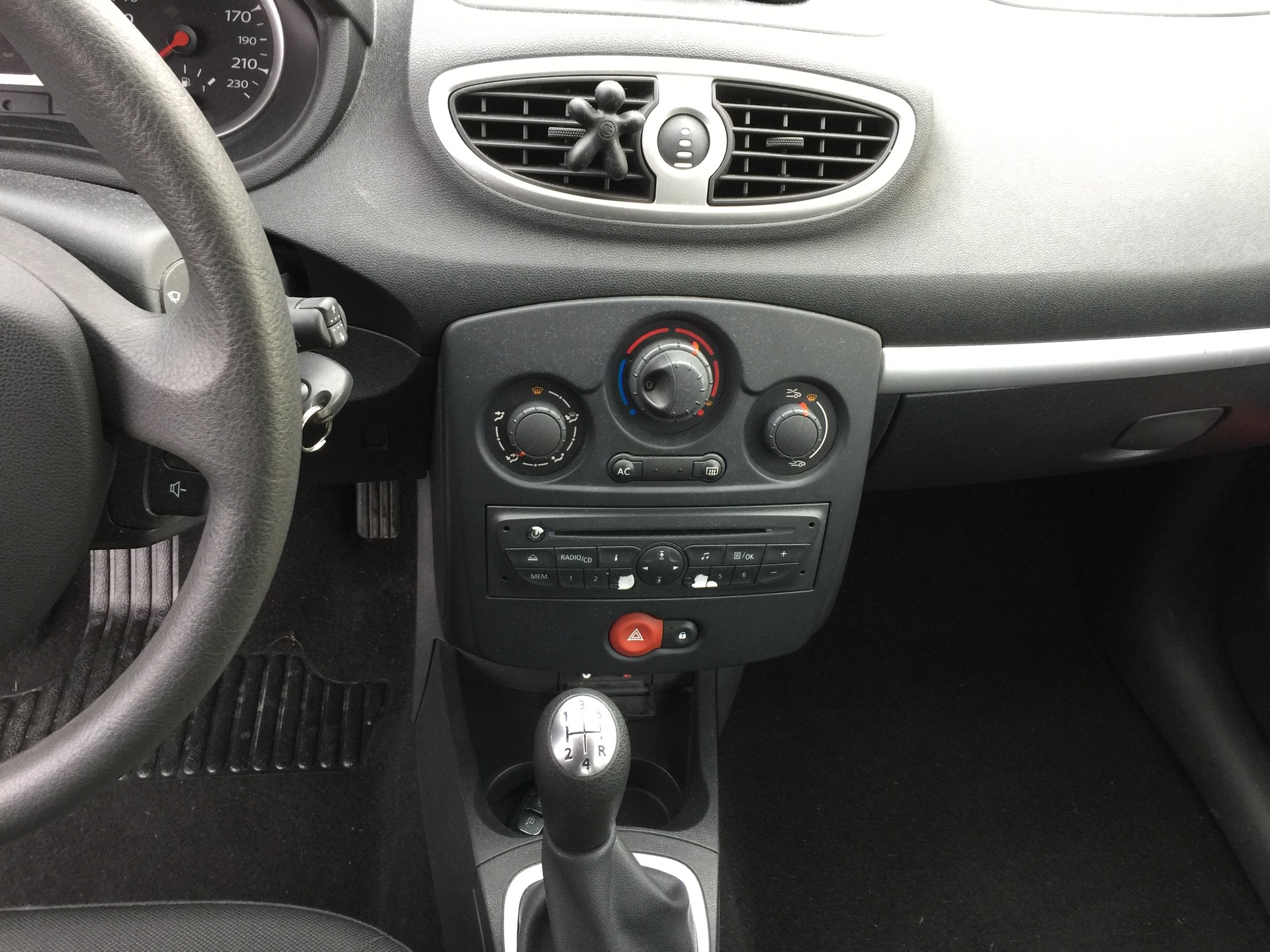 RENAULT Clio 1.2 16V Expression-image-12
