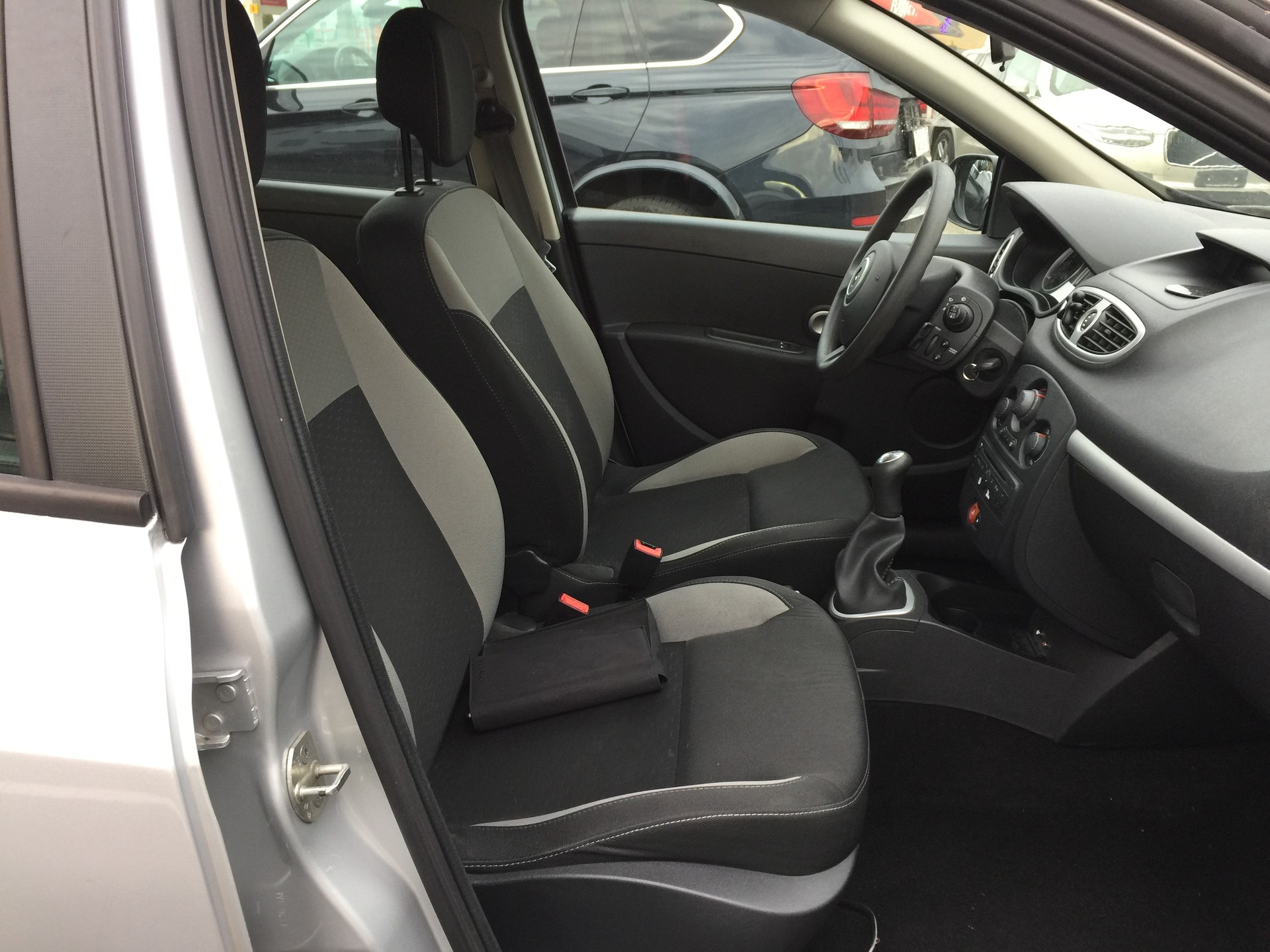 RENAULT Clio 1.2 16V Expression-image-9