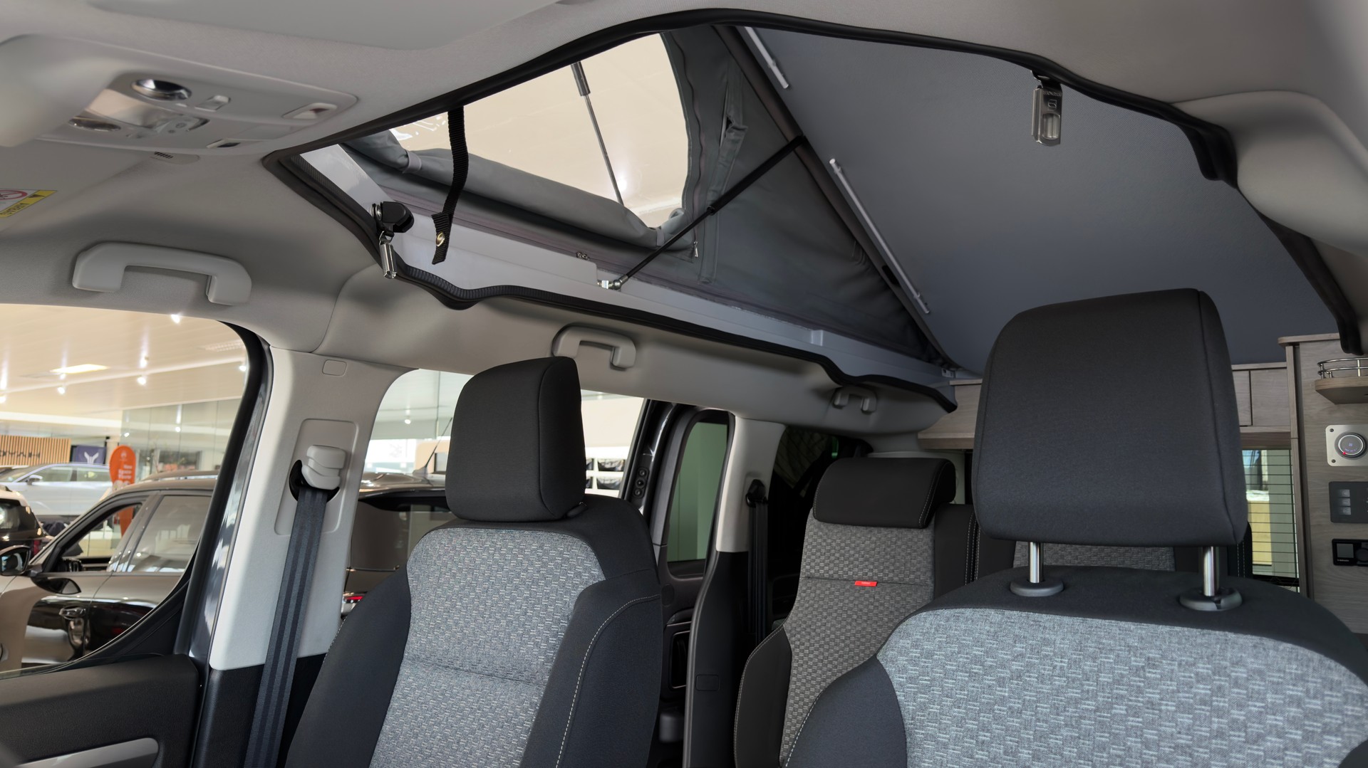 CITROEN Spacetourer Holidays 2.0 BlueH-image-11