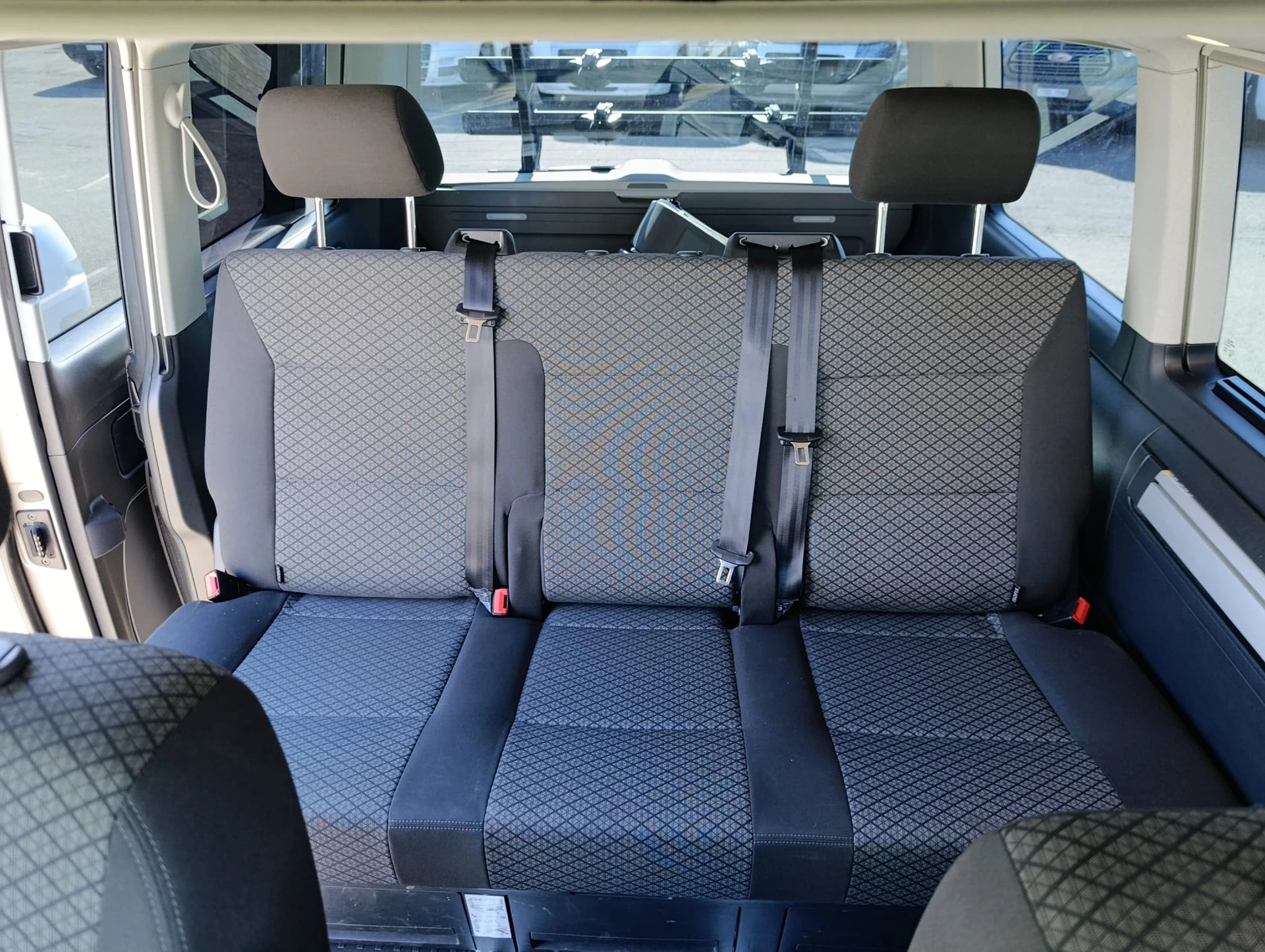 VW T6.1 California 2.0 TDI Beach Liberty Spirit DSG | 8x bereift | AHK | Veloträger | neue Batterie | MFK-image-11