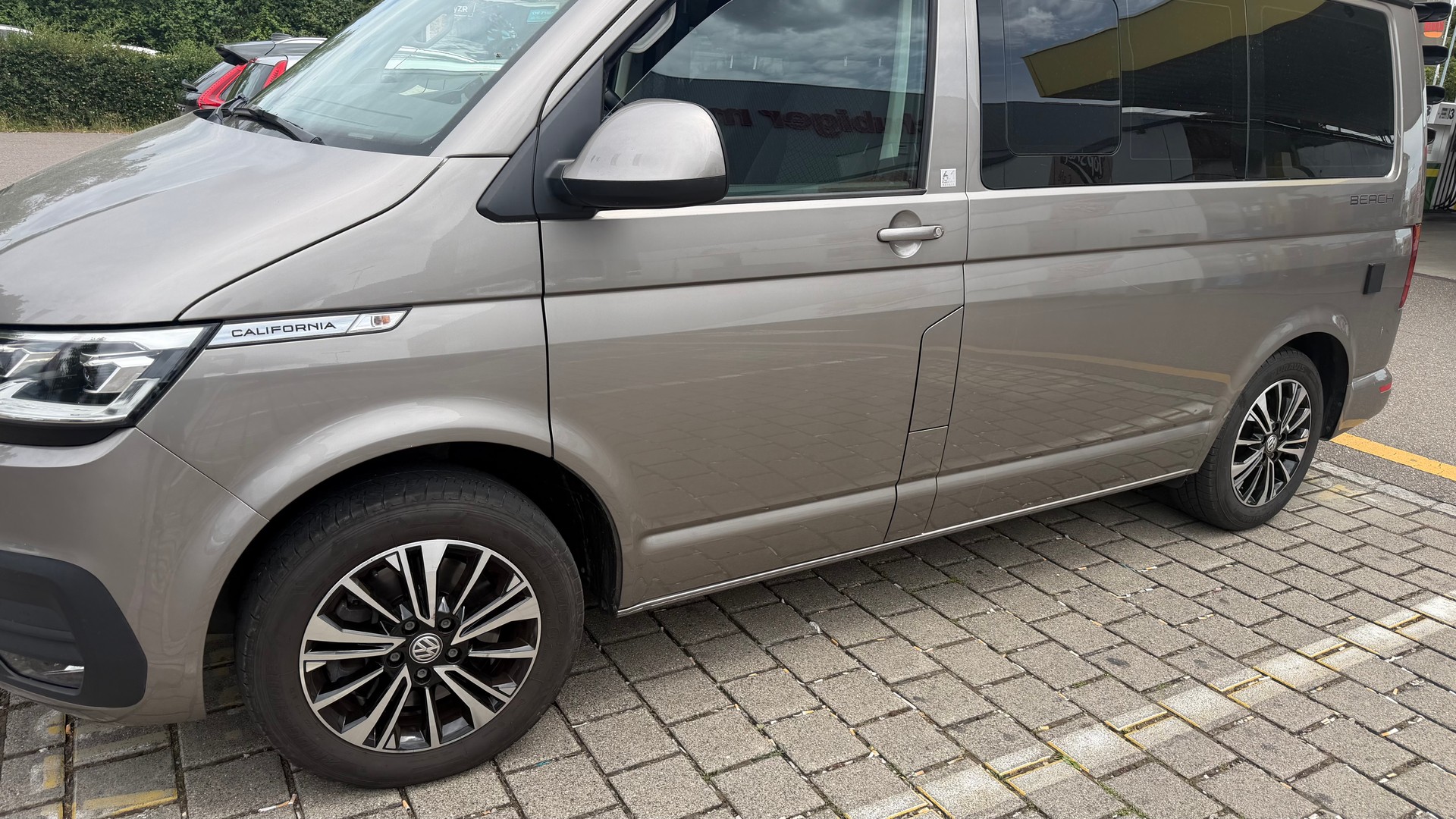 VW T6.1 California 2.0 TDI Beach Liberty Spirit DSG | 8x bereift | AHK | Veloträger | neue Batterie | MFK-image-3
