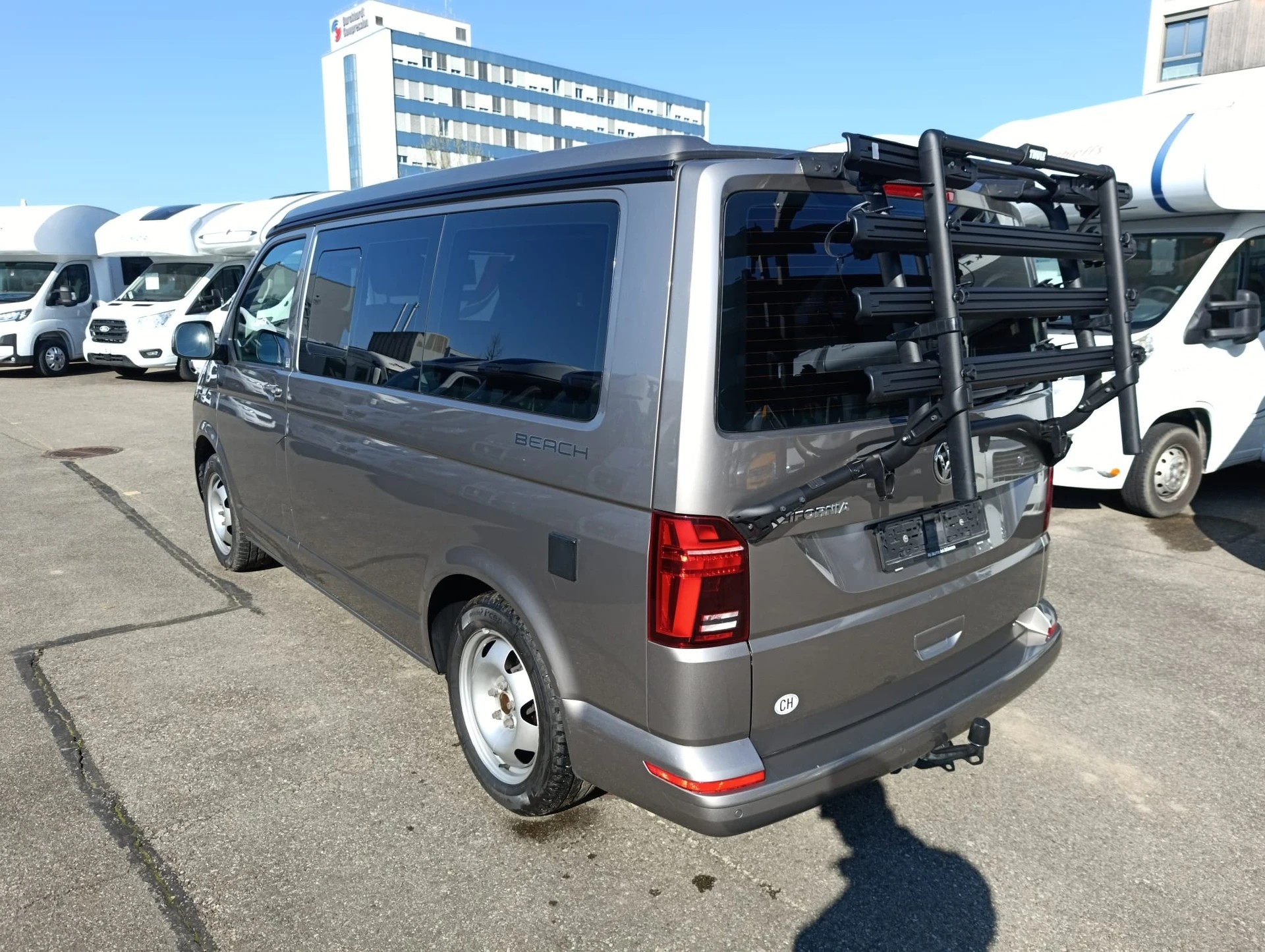 VW T6.1 California 2.0 TDI Beach Liberty Spirit DSG | 8x bereift | AHK | Veloträger | neue Batterie | MFK-image-5