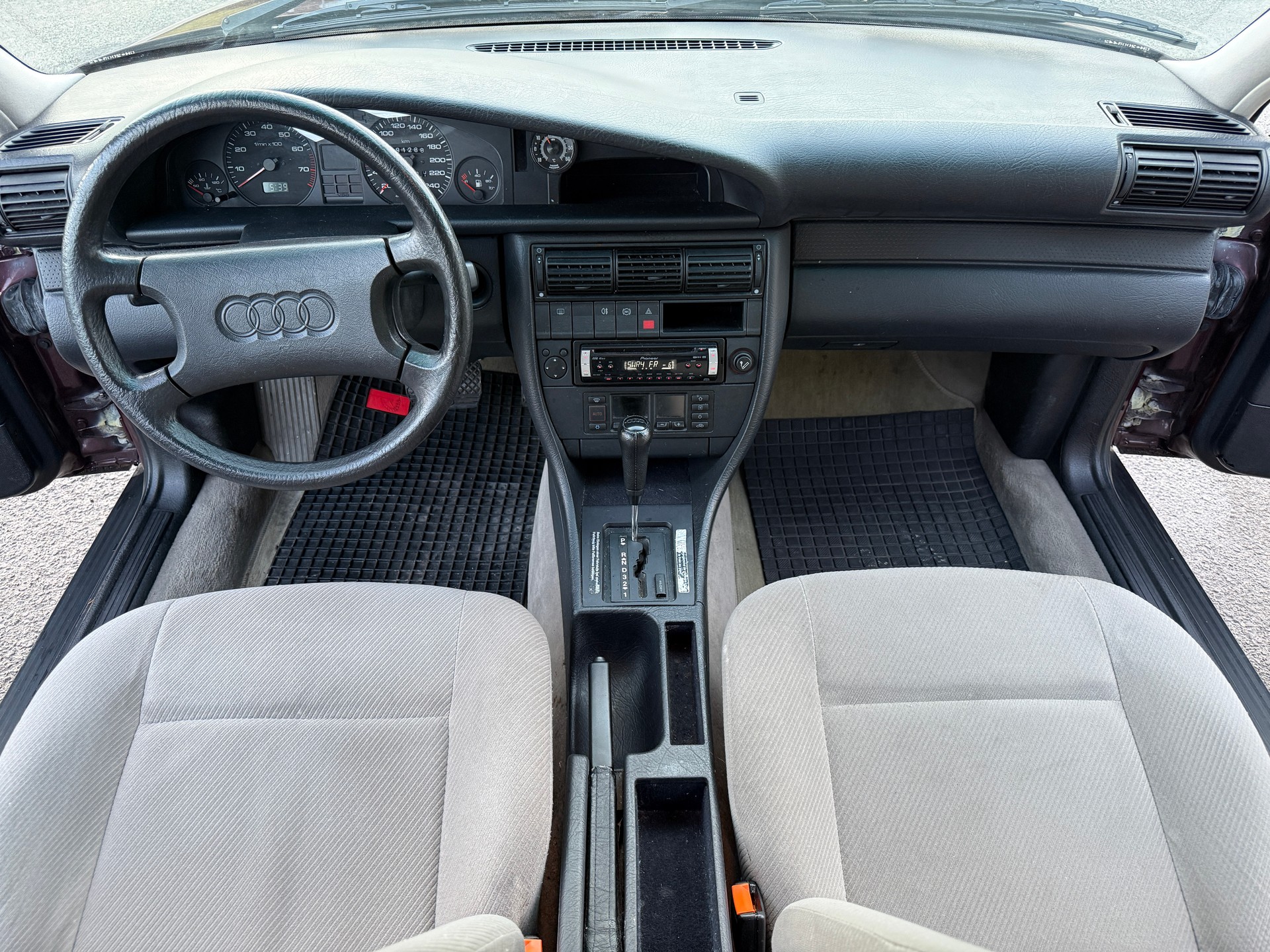 AUDI 100 Avant 2.3 E-image-12