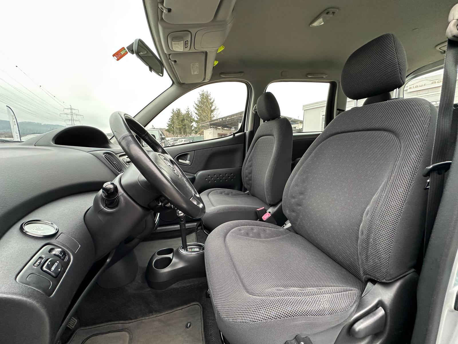 TOYOTA Yaris Verso 1.3 Linea Sol-image-7