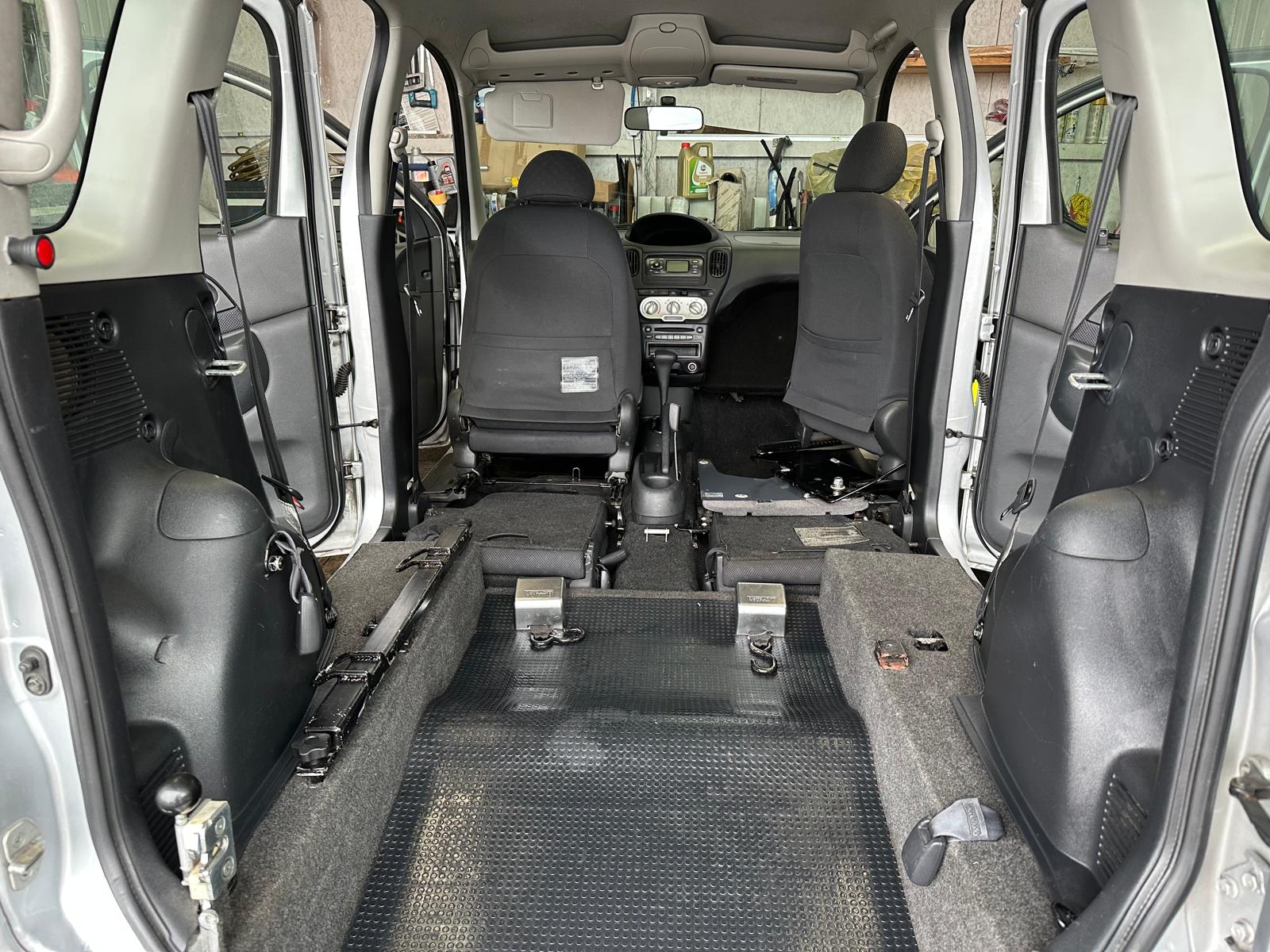TOYOTA Yaris Verso 1.3 Linea Sol-image-11