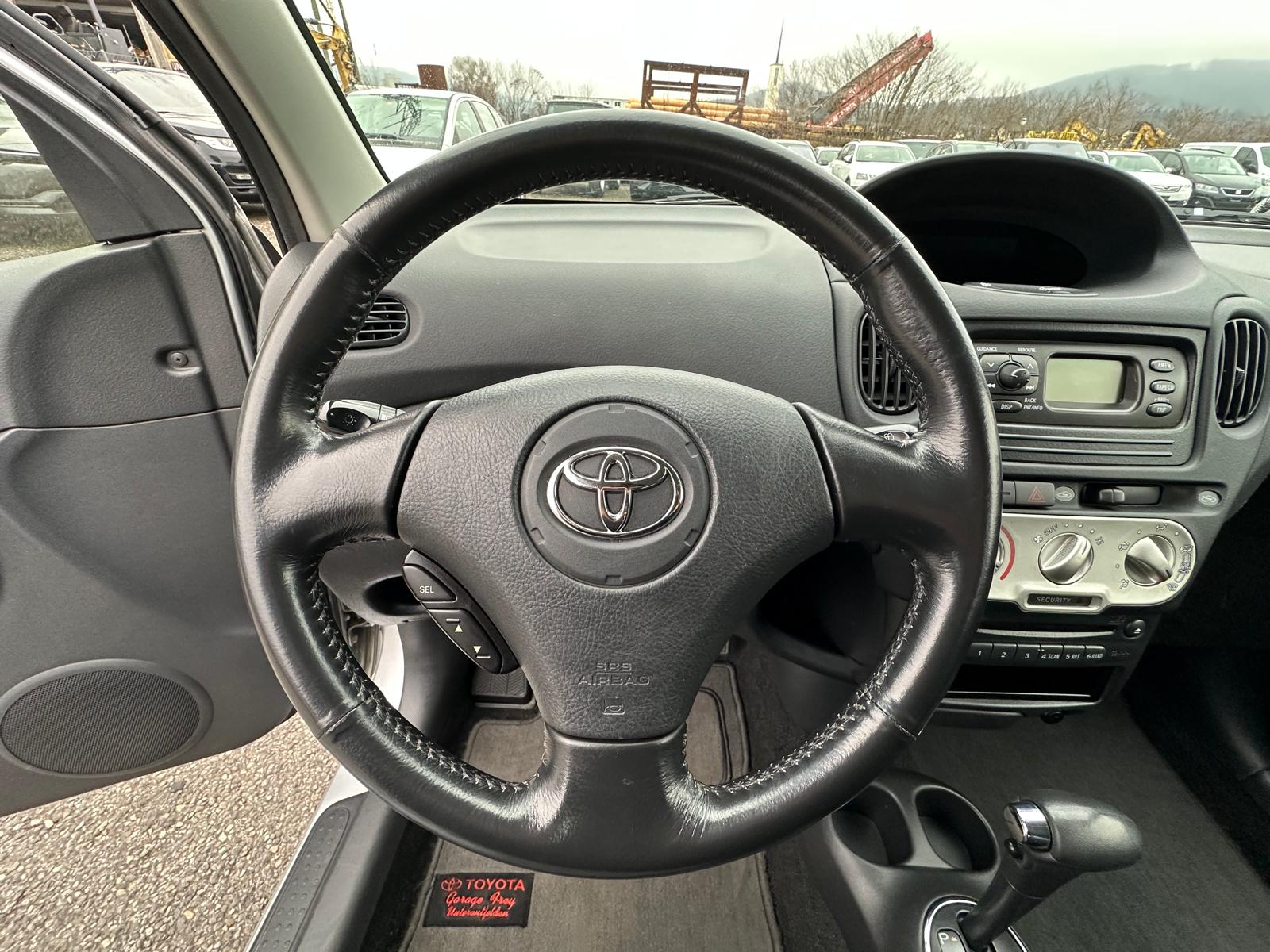 TOYOTA Yaris Verso 1.3 Linea Sol-image-6