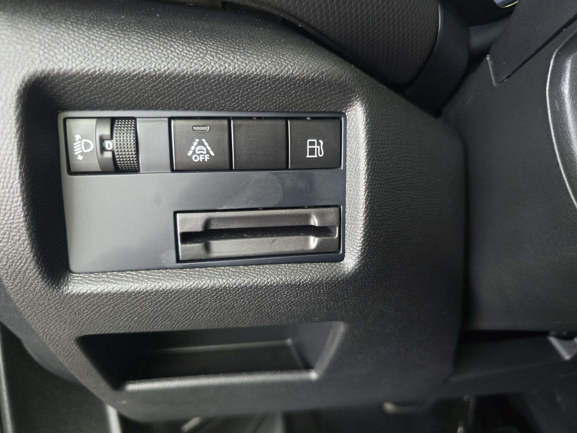 CITROEN C5 Aircross 1.6 Plug-in Hybrid Shine / Jetzt mit attraktivem 1.99% Leasing-image-16