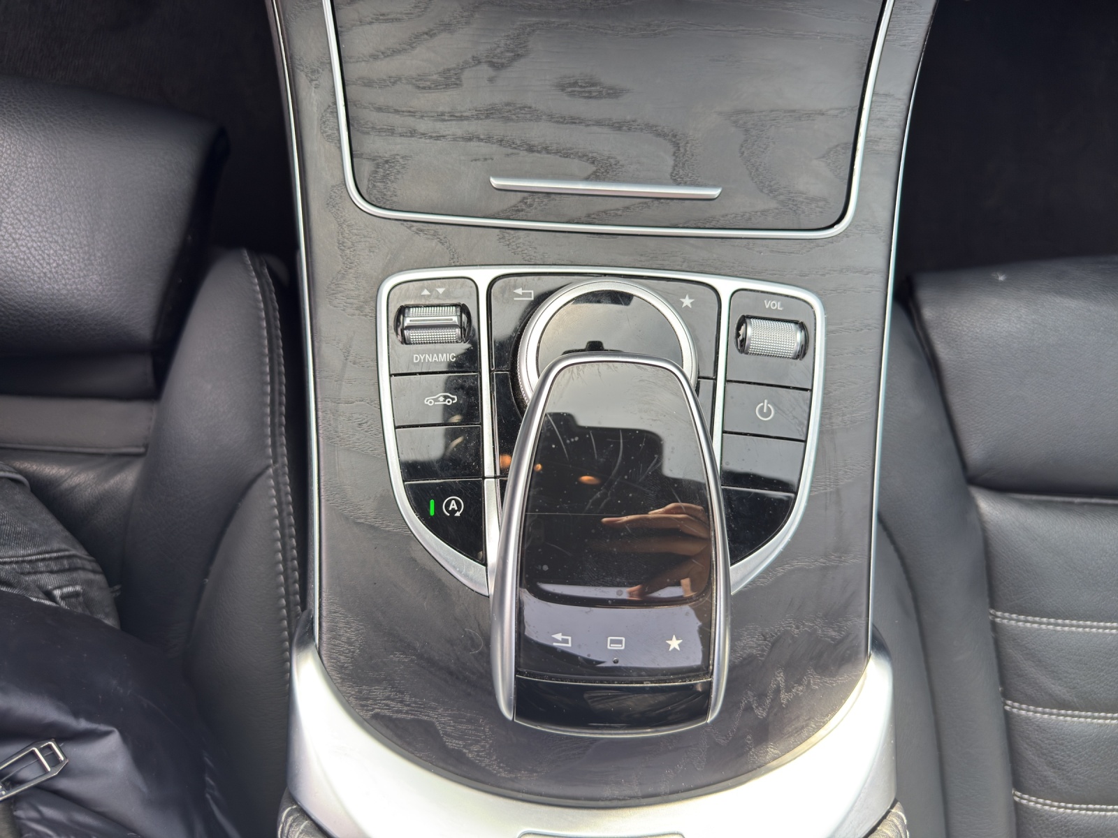 MERCEDES-BENZ C 400 AMG Line 4Matic 7G-Tronic-image-13