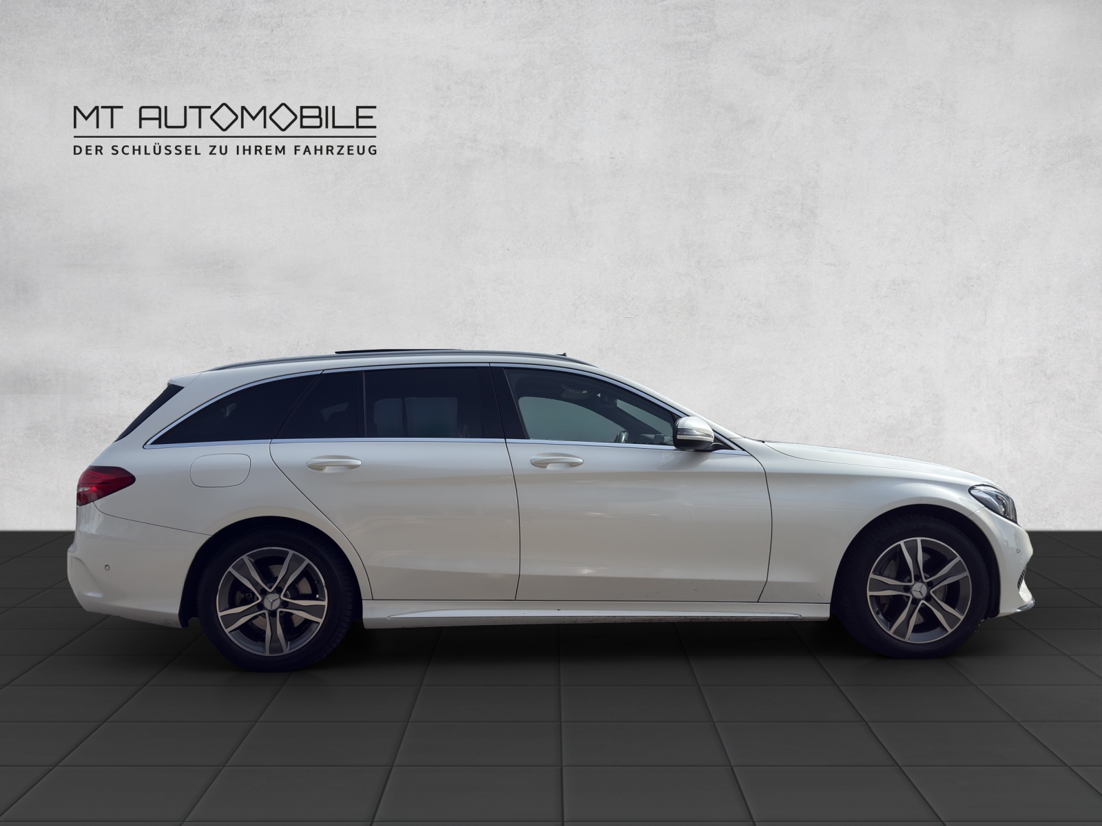 MERCEDES-BENZ C 400 AMG Line 4Matic 7G-Tronic-showroom-element-3